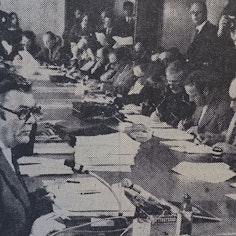 Dicht gedrängt verfolgen Journalisten am Mittag des 1. März 1974 die Pläne von NRW-Innenminister Willi Weyer zur Neuordnung des Kölner Raums.