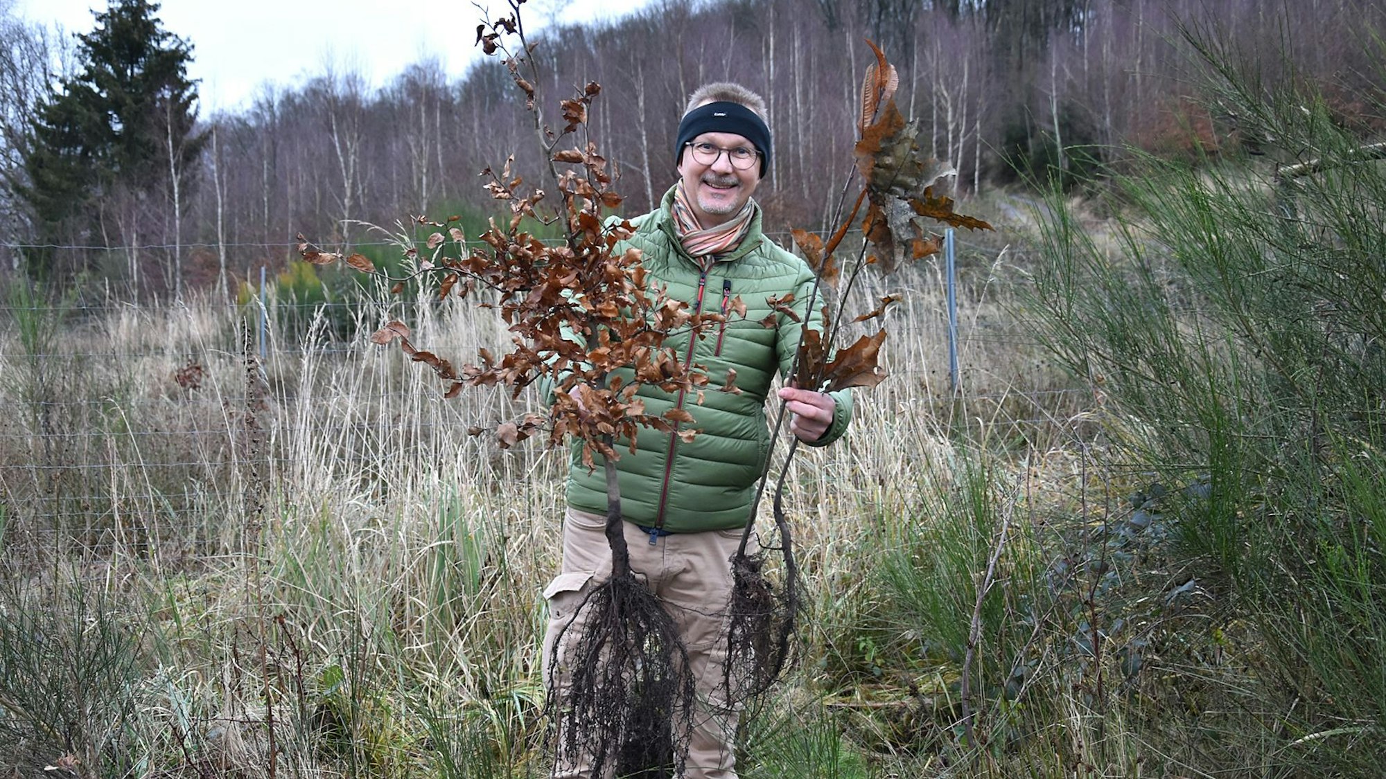 Während andere bald ihre Weihnachtsbäume entsorgen, denkt Bernhard Wunder ans Pflanzen. Die erste Aktion „1:0 für die Schöpfung“ startete er im Jahr 2021.
