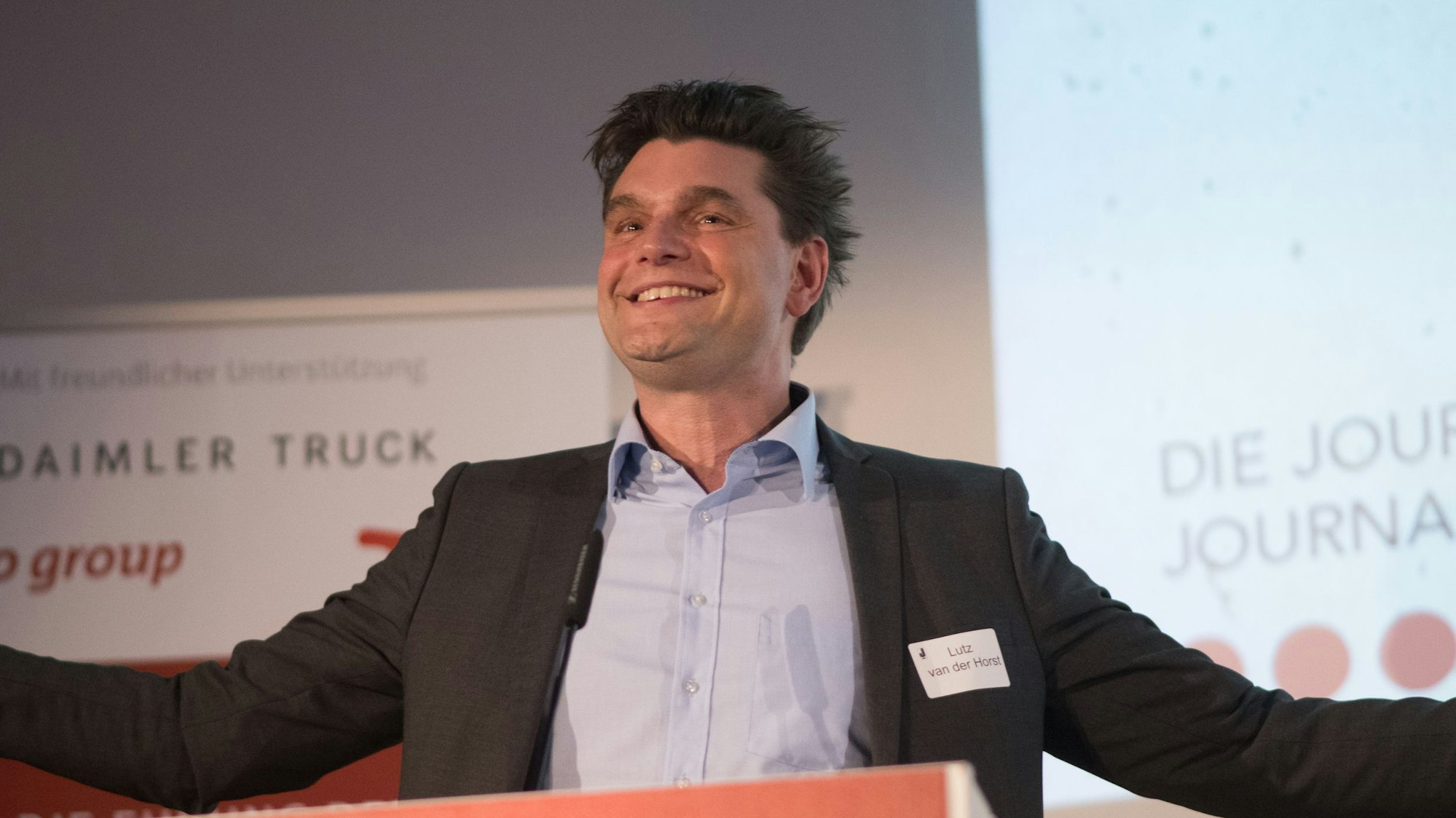 Der Comedian Lutz van der Horst bei einer Preisverleihung im Sommer 2024.