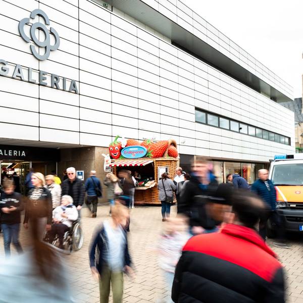 Das Bild zeigt das Kaufhof-Gebäude in Euskirchen.