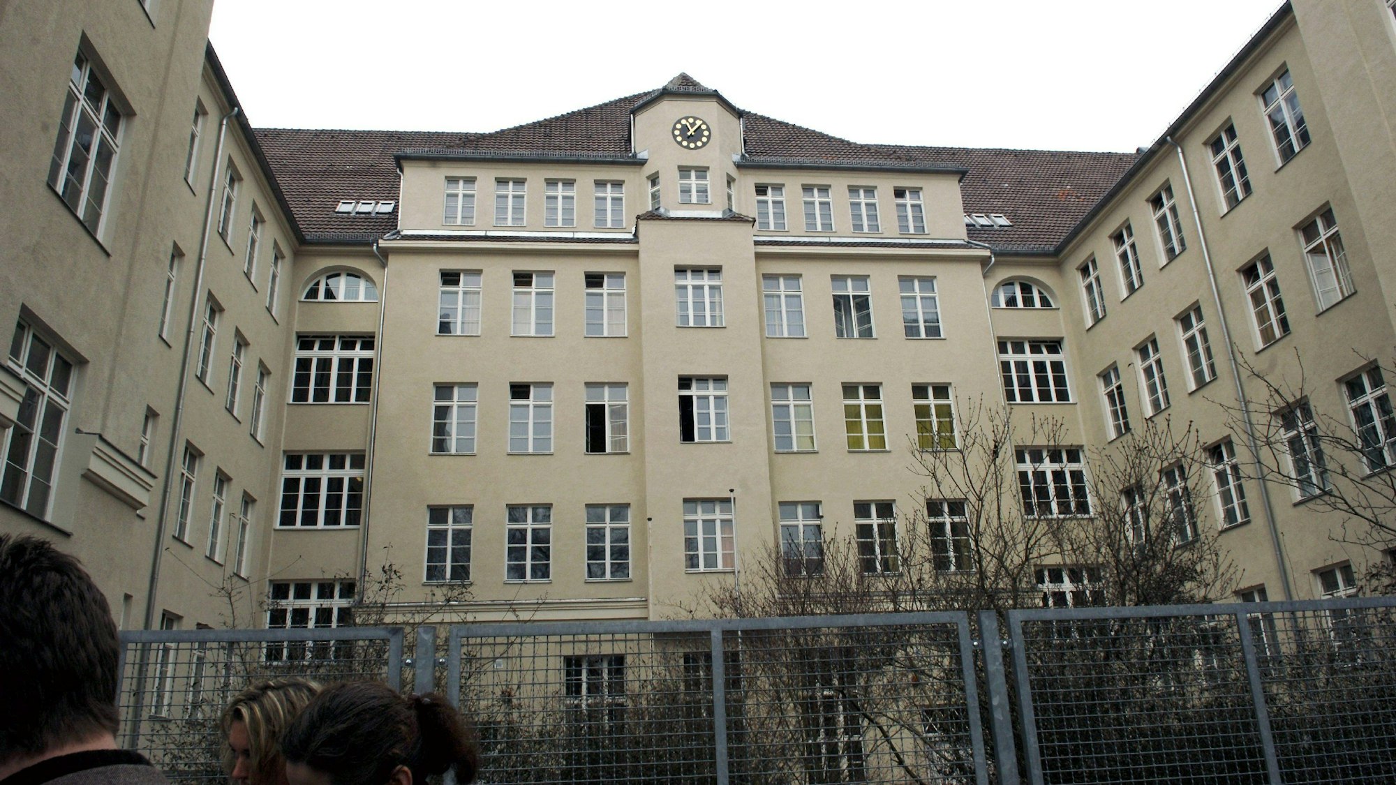 Die Rütli-Hauptschule im Berliner Stadtbezirk Neukölln, aufgenommen im März 2006.