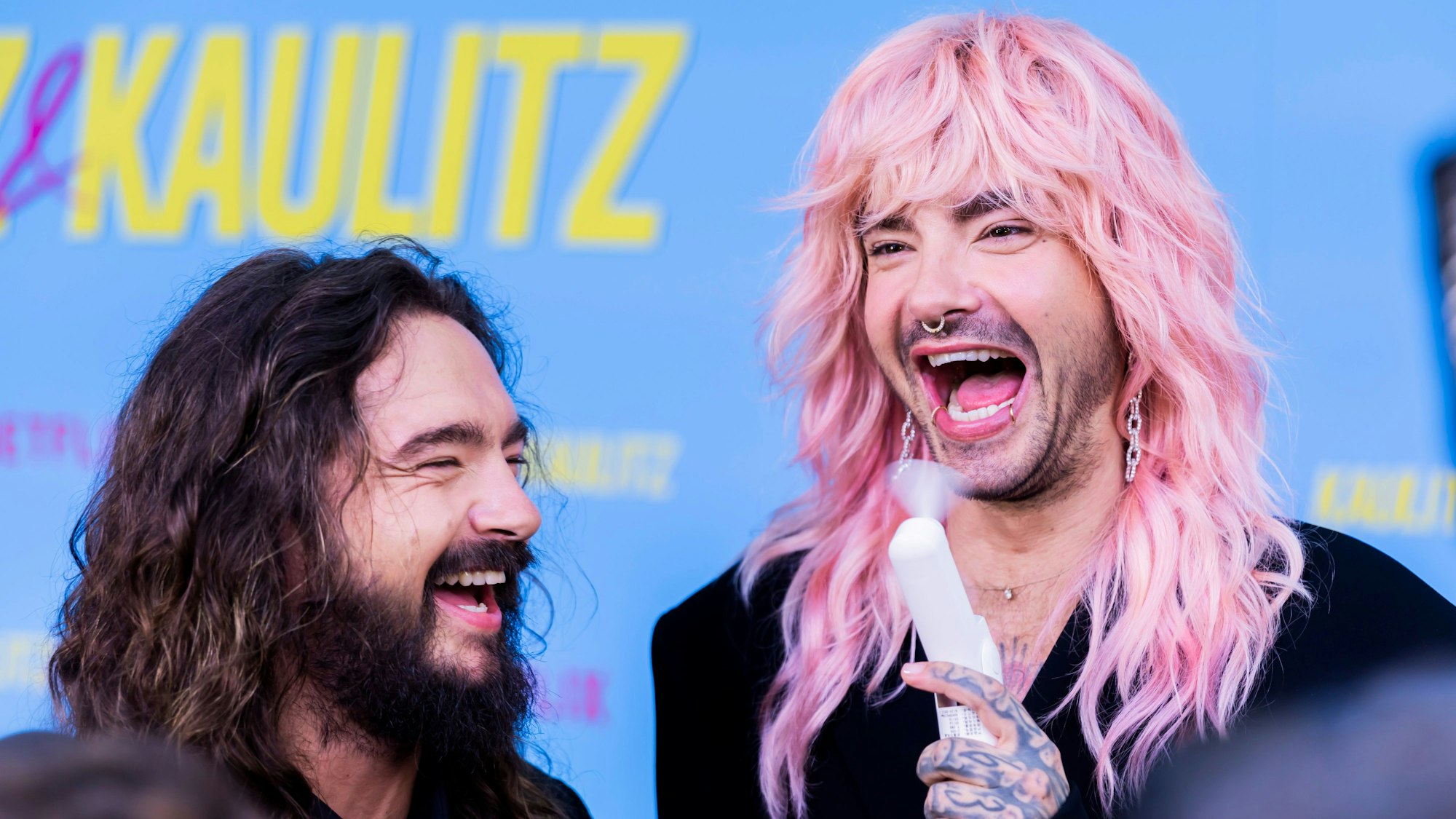 Die Zwillingsbrüder Bill (r) und Tom Kaulitz feierten mit ihrer Netflix-Dokuserie „Kaulitz und Kaulitz“ im vergangenen Jahr große Erfolge.