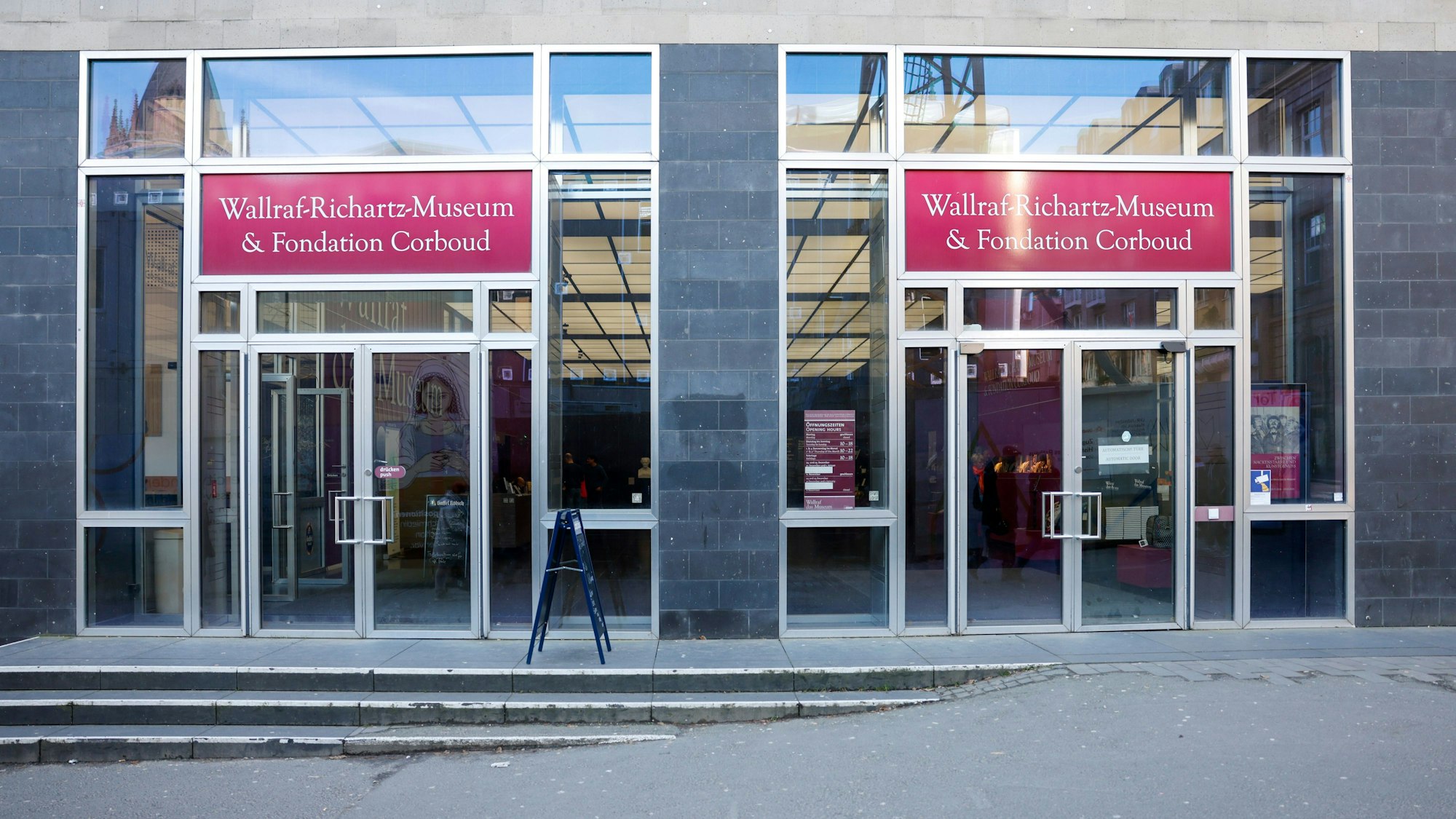 Eingang zum Wallraf-Richartz-Museum & Fondation Corboud