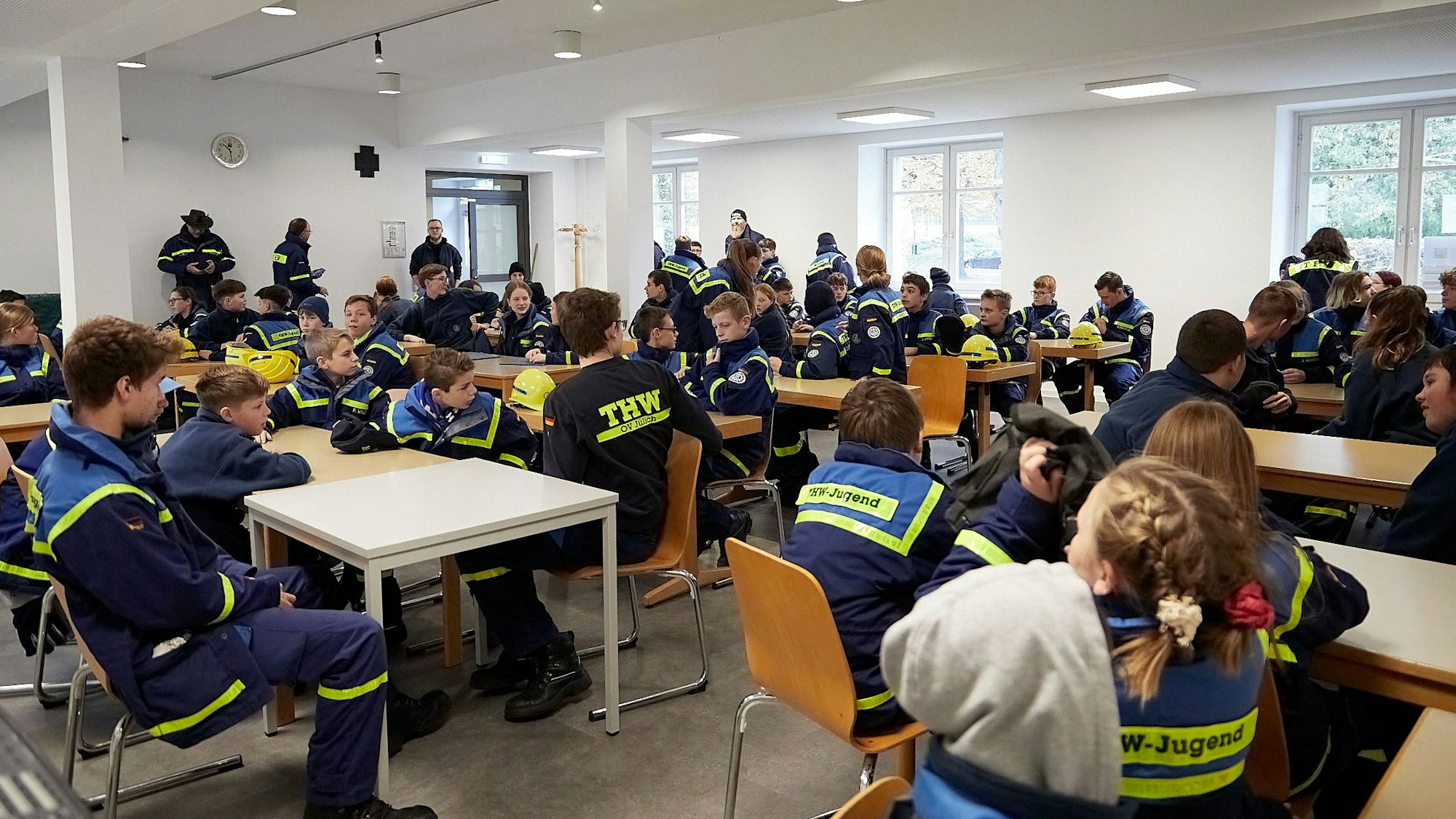 115 Jugendliche legten beim THW Schleiden die Prüfung für ihr Leistungsabzeigen ab.