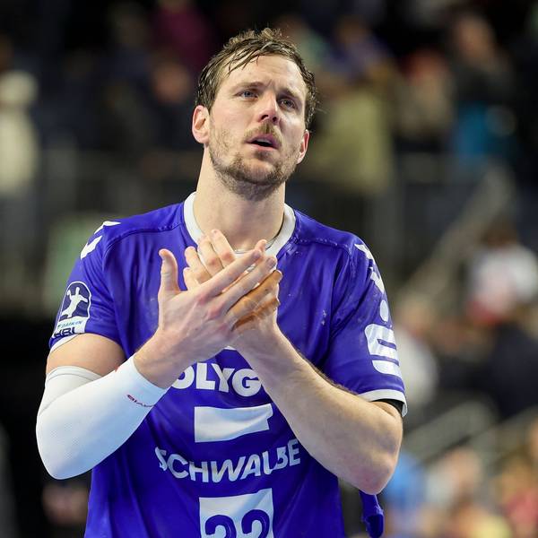 Kentin Mahe´reckt die Hände in Verzweiflung.