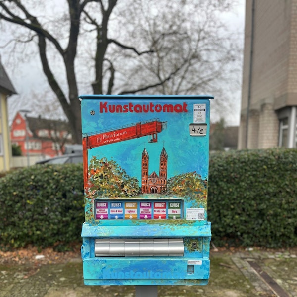 Der Kunstautomat ähnelt einem Zigarettenautomaten.