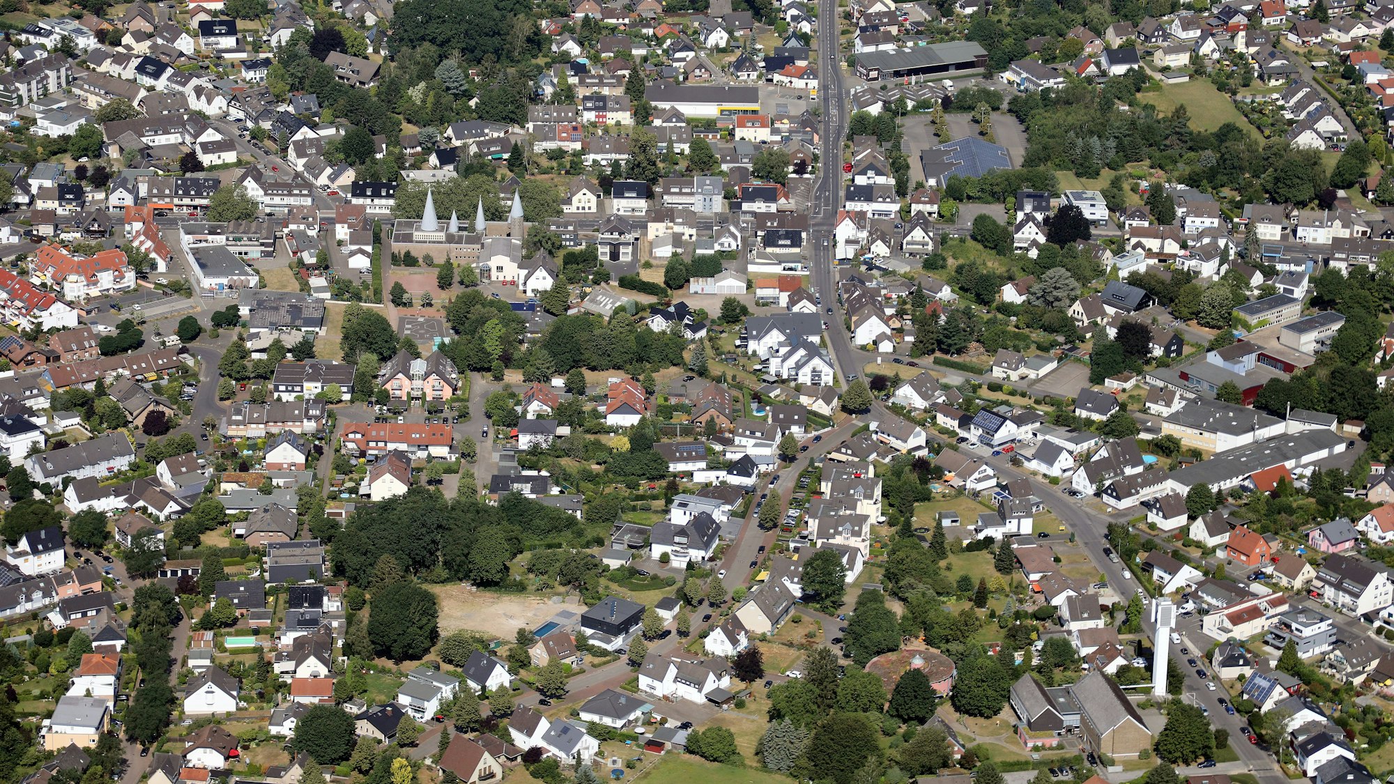 Luftbild von Bergisch Gladbach-Schildgen.