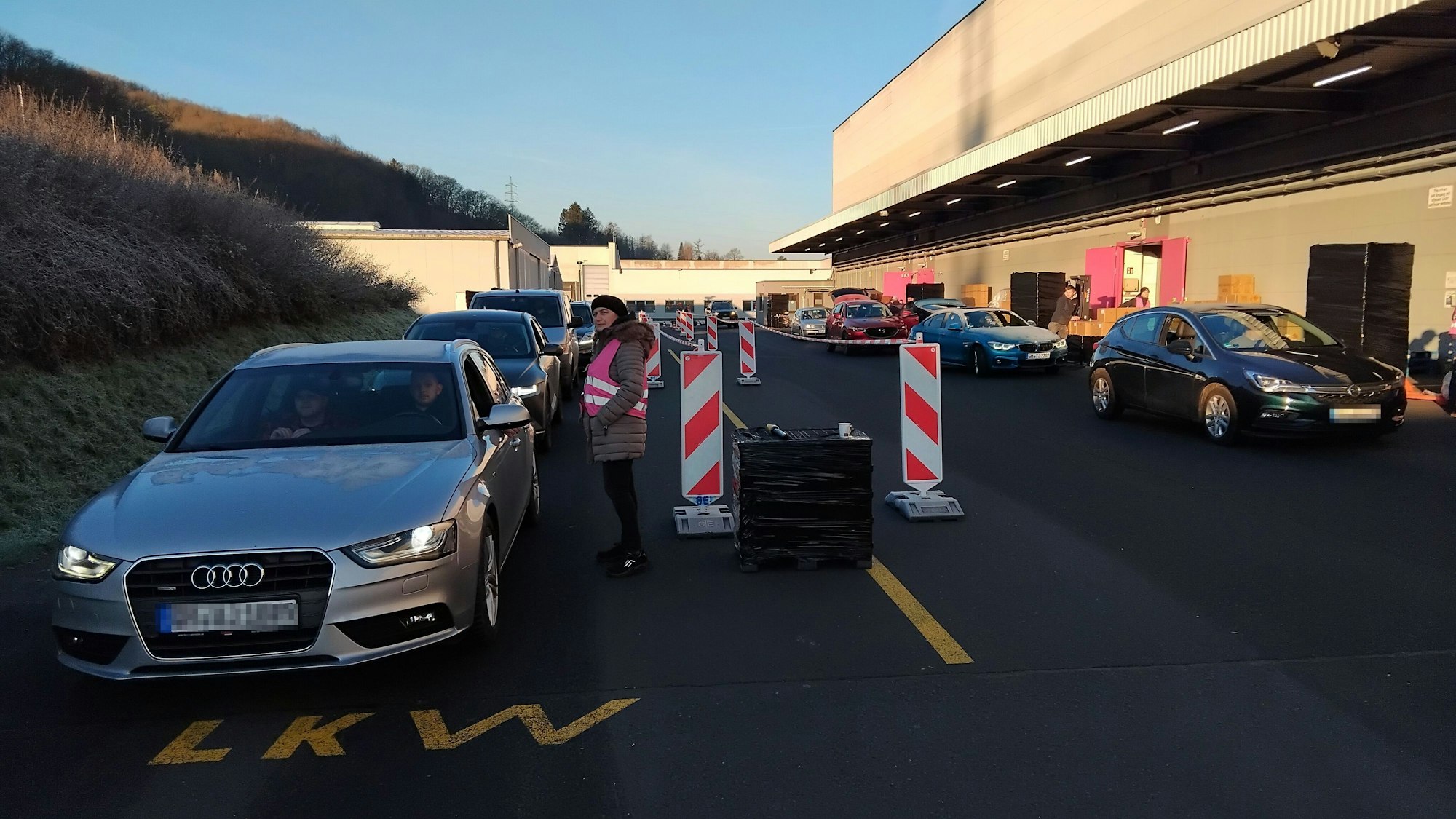 Pilgern zur Pyrotechnik: Durch die Online-Terminbuchung lief der Werksverkauf bei Weco reibungslos.