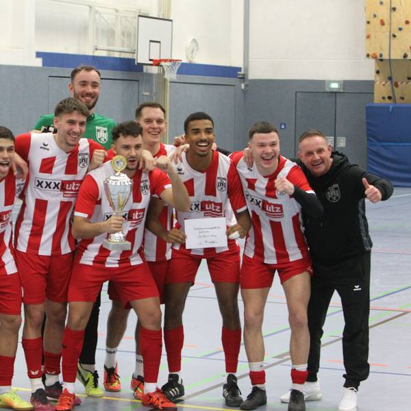 Der FC Hennef 05 verteidigte beim Hallenturnier des Siegburger SV 04 den Titel.