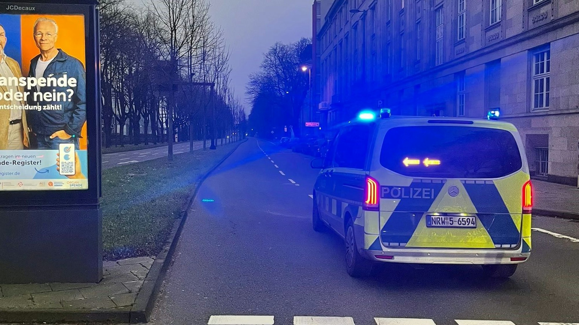 Sperrung der Rhein-Ufer-Straße ab dem Ubierring.