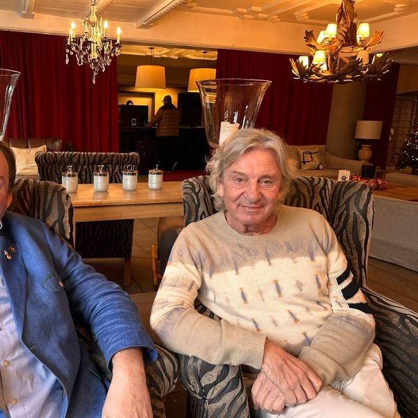 Gastronom Jürgen Schwarz (l.) nutzt die Verbindung zum langjährigen Rodenkirchener Wolfgang Loock.
