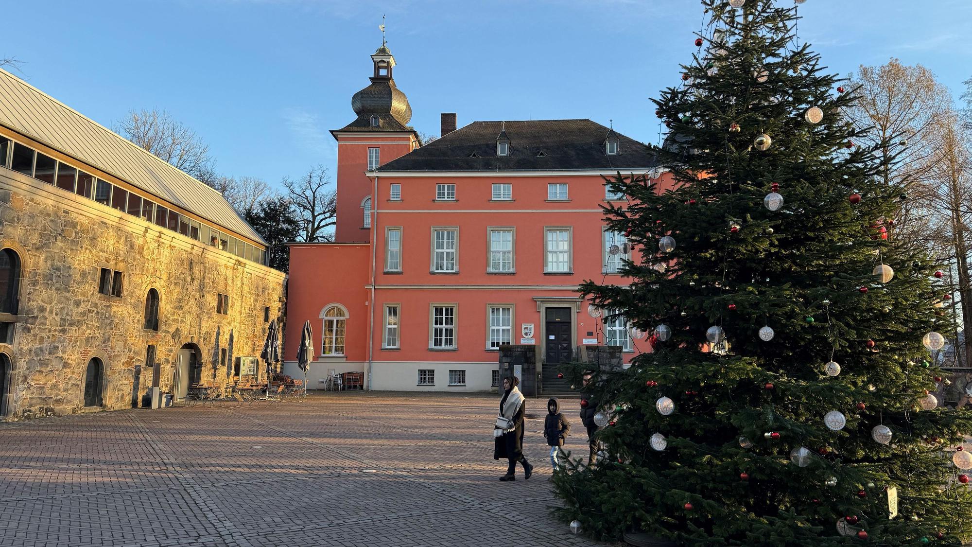 Der Rundweg in Troisdorf kommt nach gut neun Kilometer an der Burg Wissem raus.