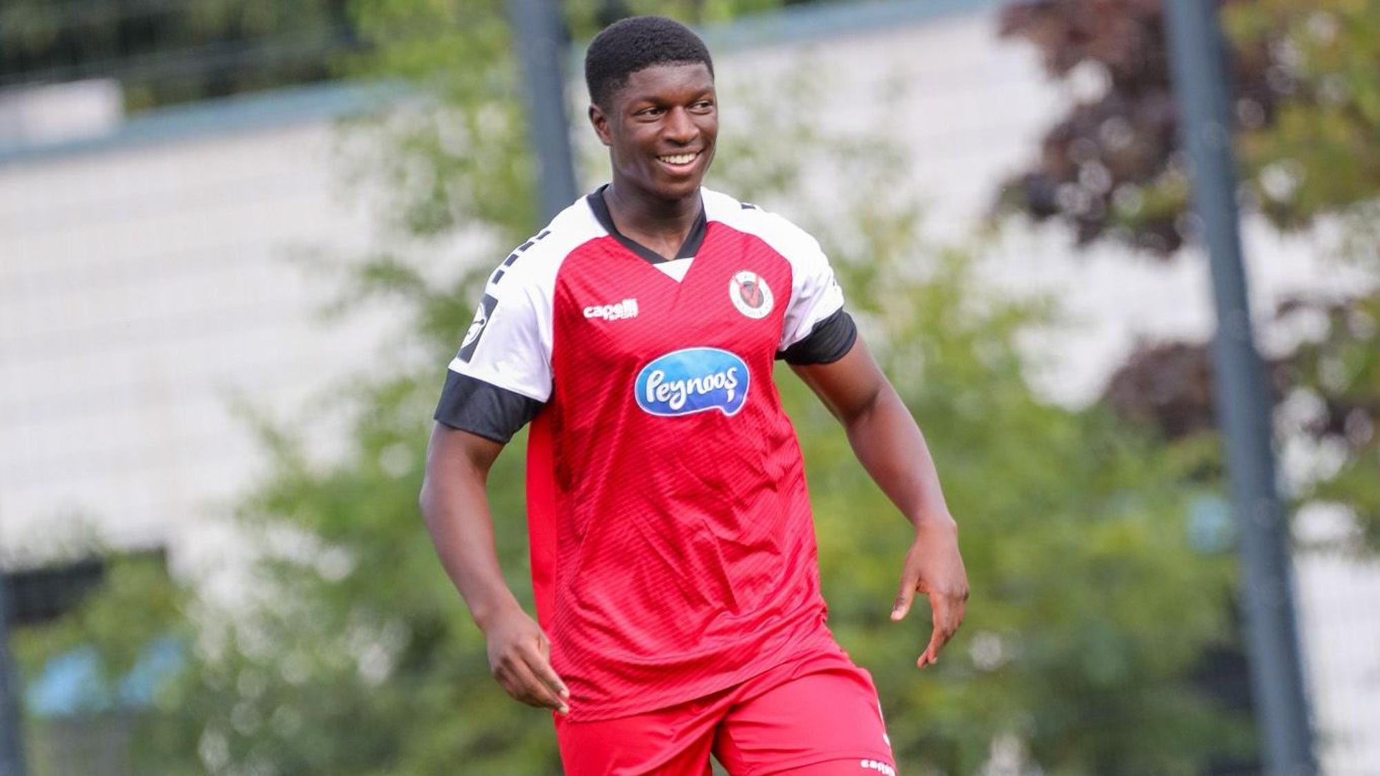 Abwehrspieler Zoumana Keita wird auch in Zukunft für seinen Jugendverein Viktoria Köln auflaufen.