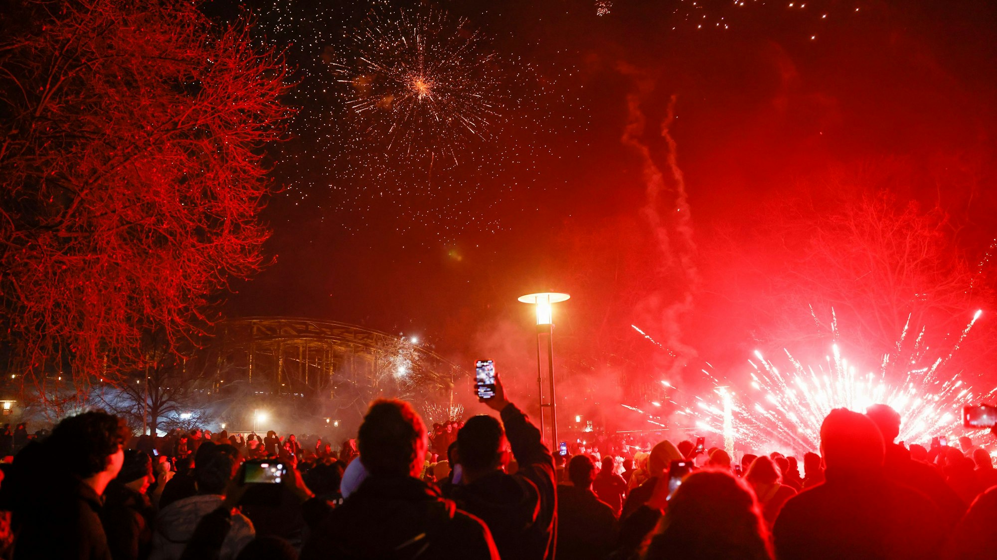 Feuerwerk am Altstadtufer