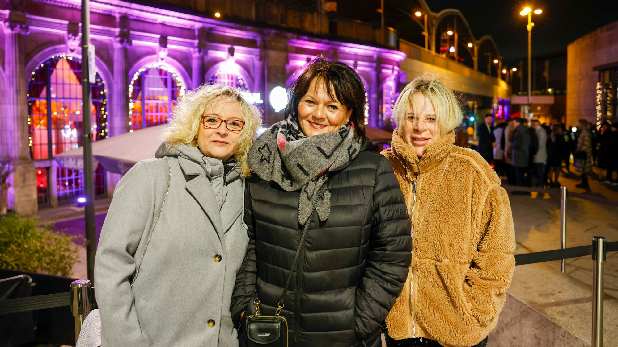 Feiern zusammen: Nicole Irrgang, Christiane Schäfer und Britta Janello (v.l.)