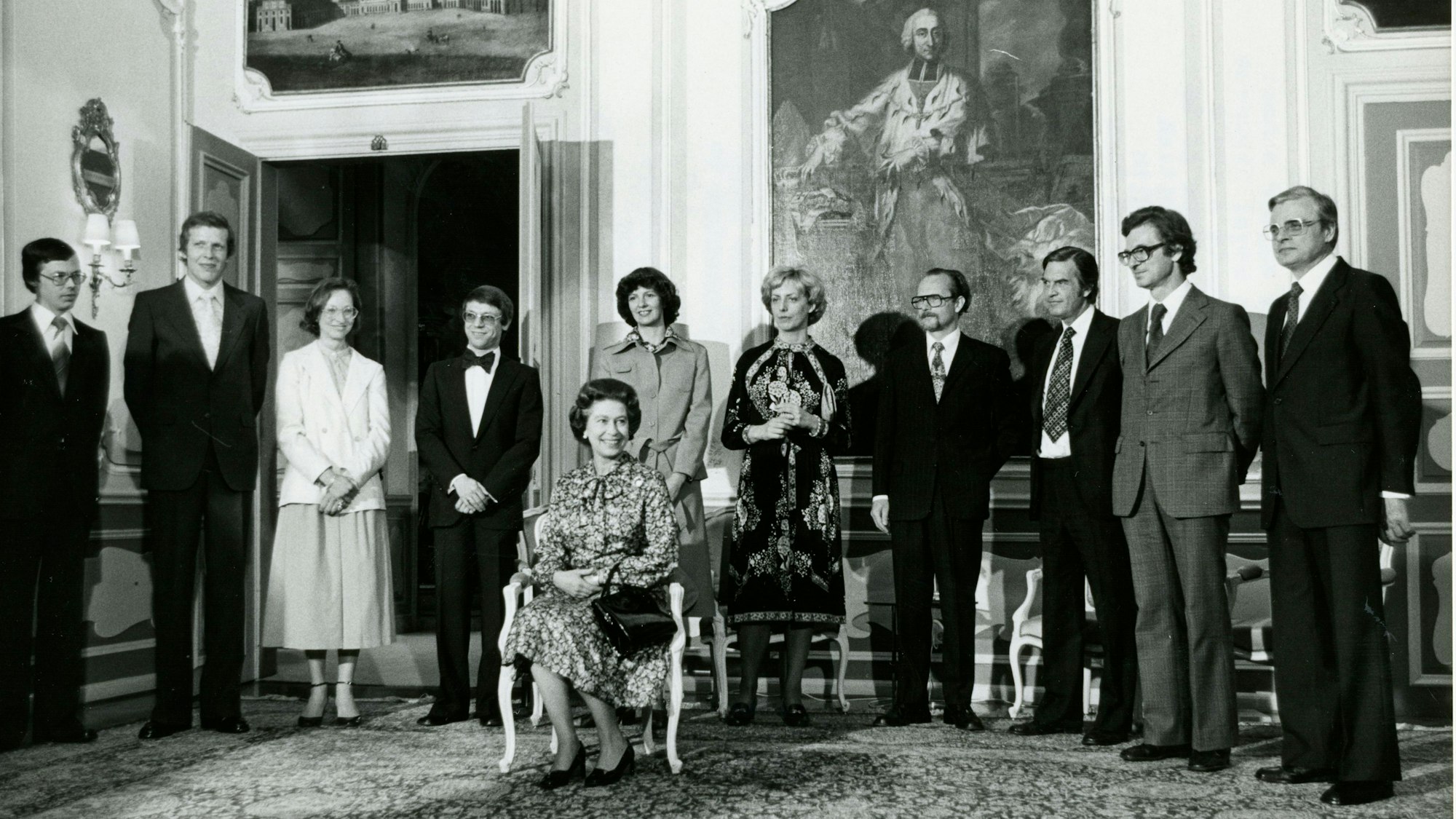 Das Bild zeigt Queen Elizabeth mit Staatsoberhäuptern im Schloss Gymnich.