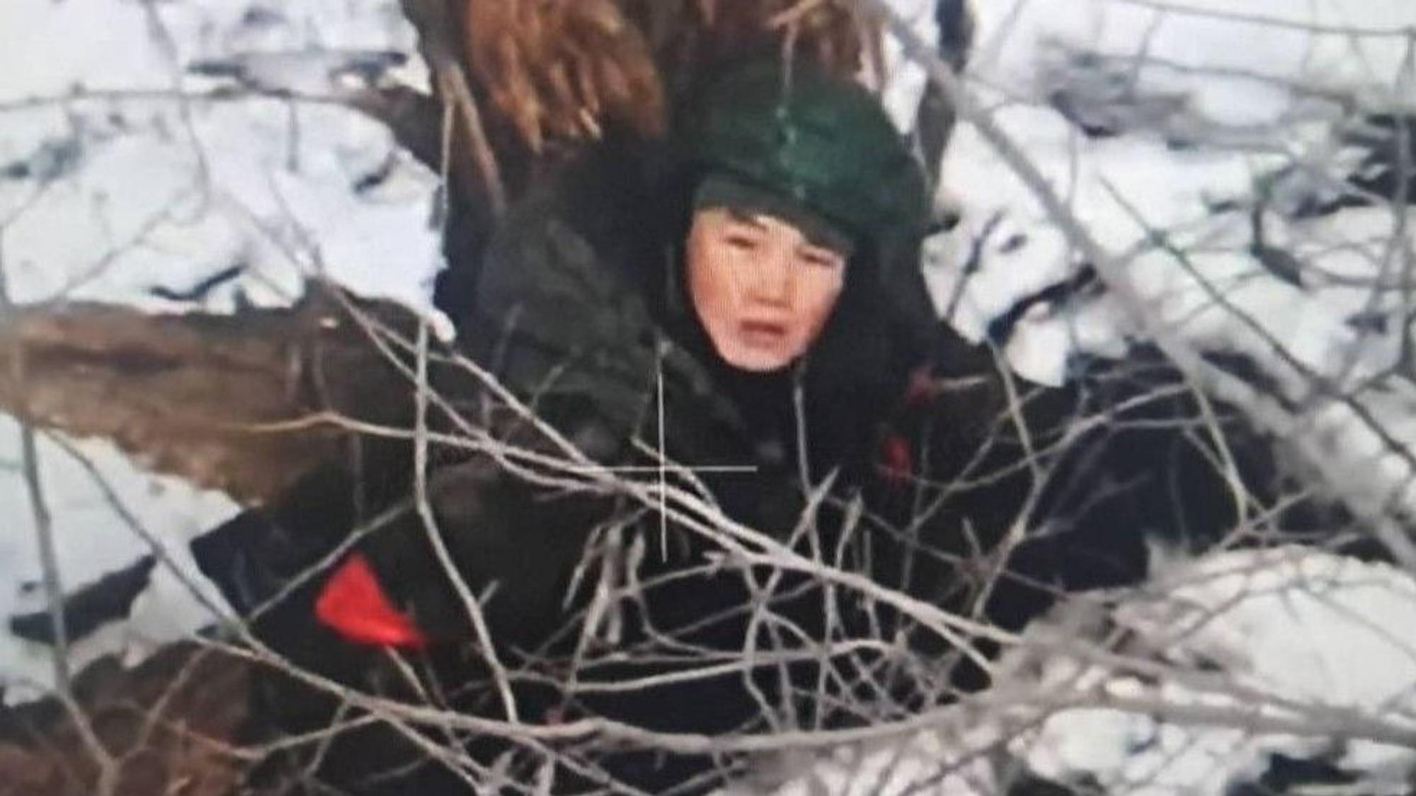 Eine Aufnahme, die vom ukrainischen Präsidenten Wolodymyr Selenskyj im Dezember veröffentlicht worden war, zeigt einen nordkoreanischen Kämpfer in der Region Kursk. Nordkorea hat Berichten zufolge nun erneut Einheiten nach Russland entsandt. (Archivbild)