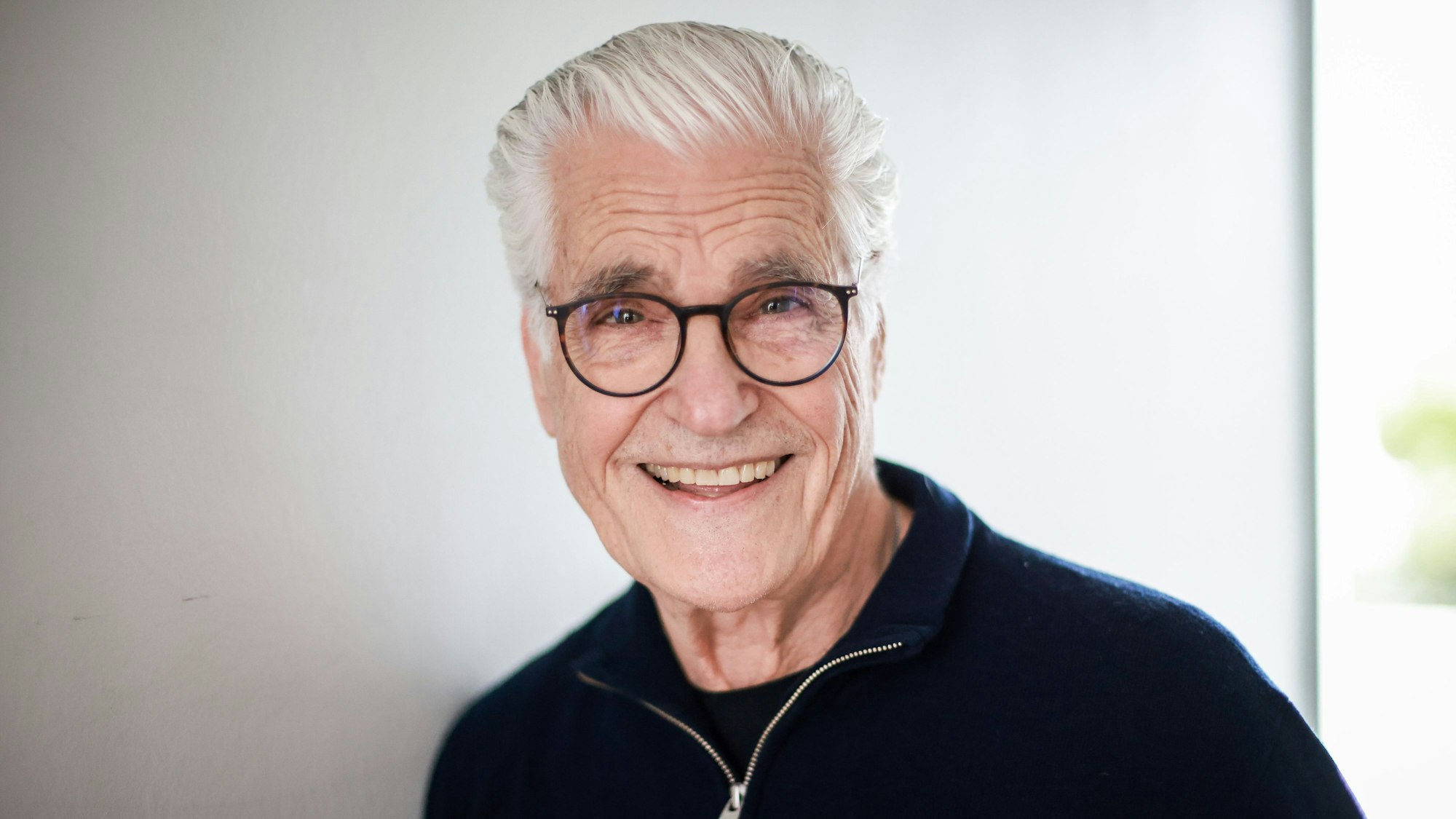 Sky du Mont ist der Erzähler bei den Kölner Shows.