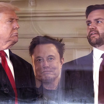 US-Präsident Donald Trump, Berater Elon Musk und Vizepräsident J.D. Vance sorgen mit ihrem Ukraine-Kurs und Unterstützung für die AfD für Wirbel. (Archivbild)
