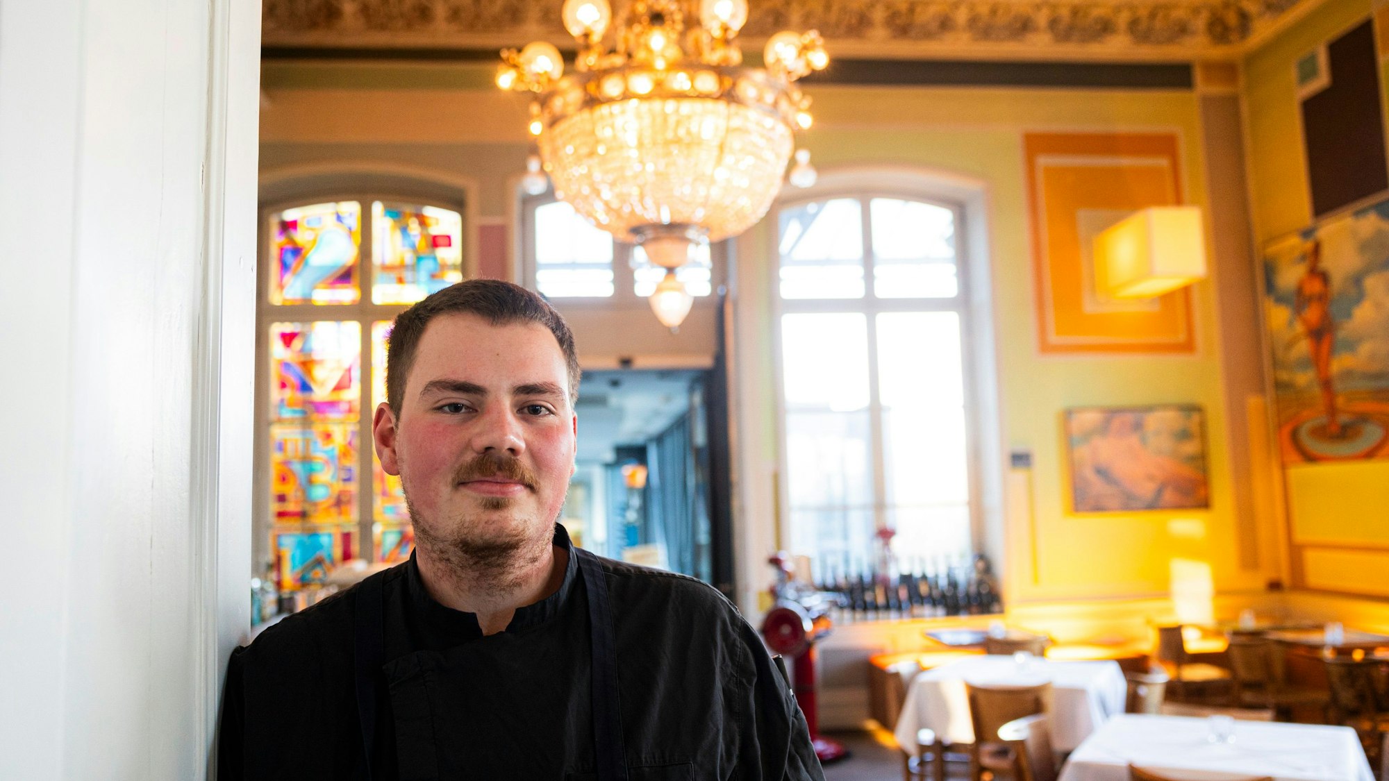 Mit 24 Jahren schon Küchenchef: Justus Lelke im „Intérieur No. 253 “ im Arp-Museum Remagen.