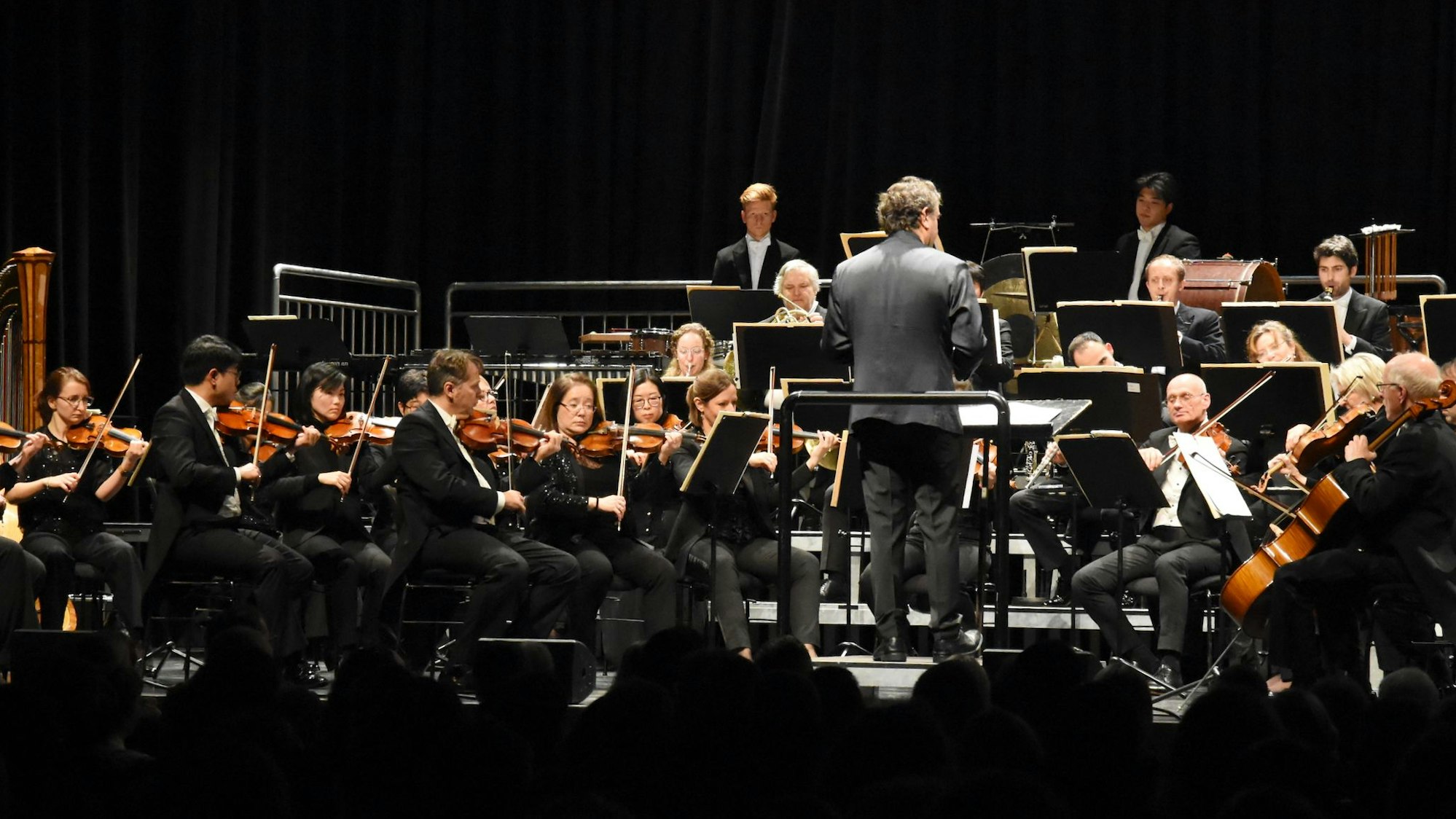 Das neue Jahr wurde in der Troisdorfer Stadthalle mit einem Konzert der Neuen Philharmonie Westfalen musikalisch begrüßt.