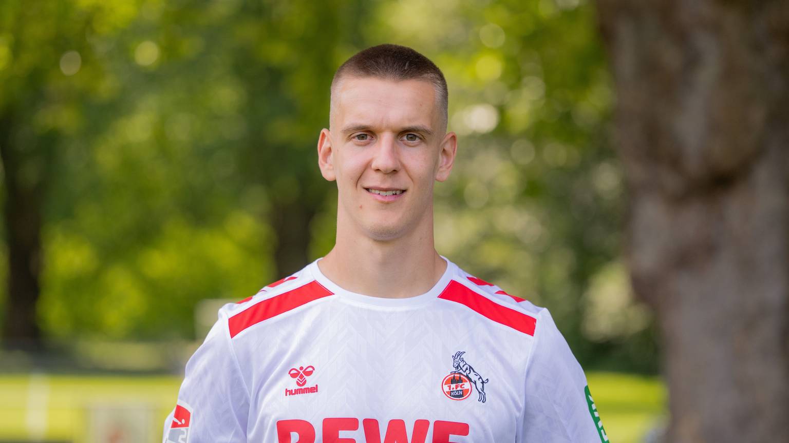 Florian Dietz, aufgenommen beim offiziellen Fototermin für die Saison 2024/2025.