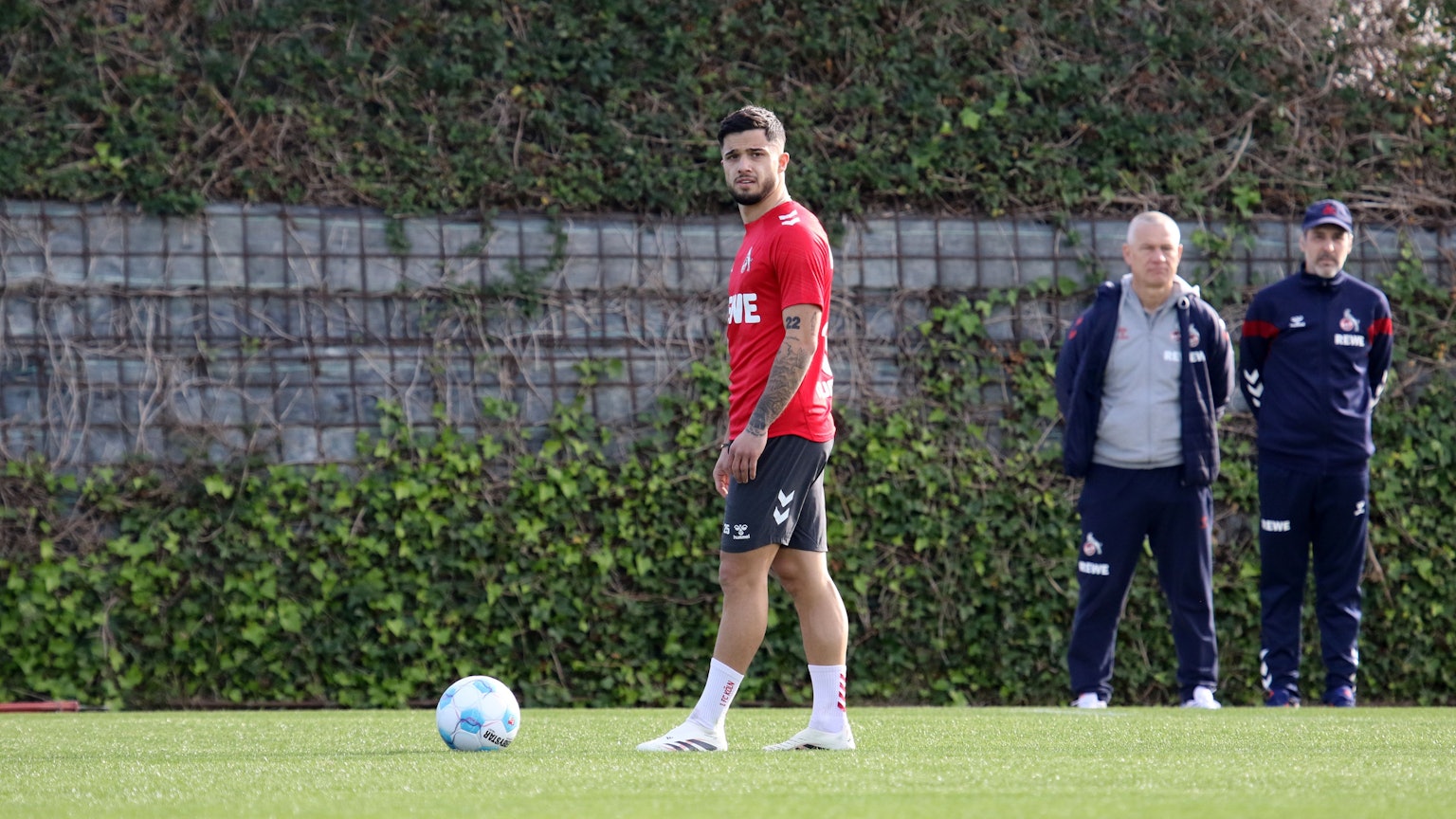 Neuzugang: Jusuf Gazibegovic bei seiner ersten Trainingseinheit beim 1. FC Köln.
