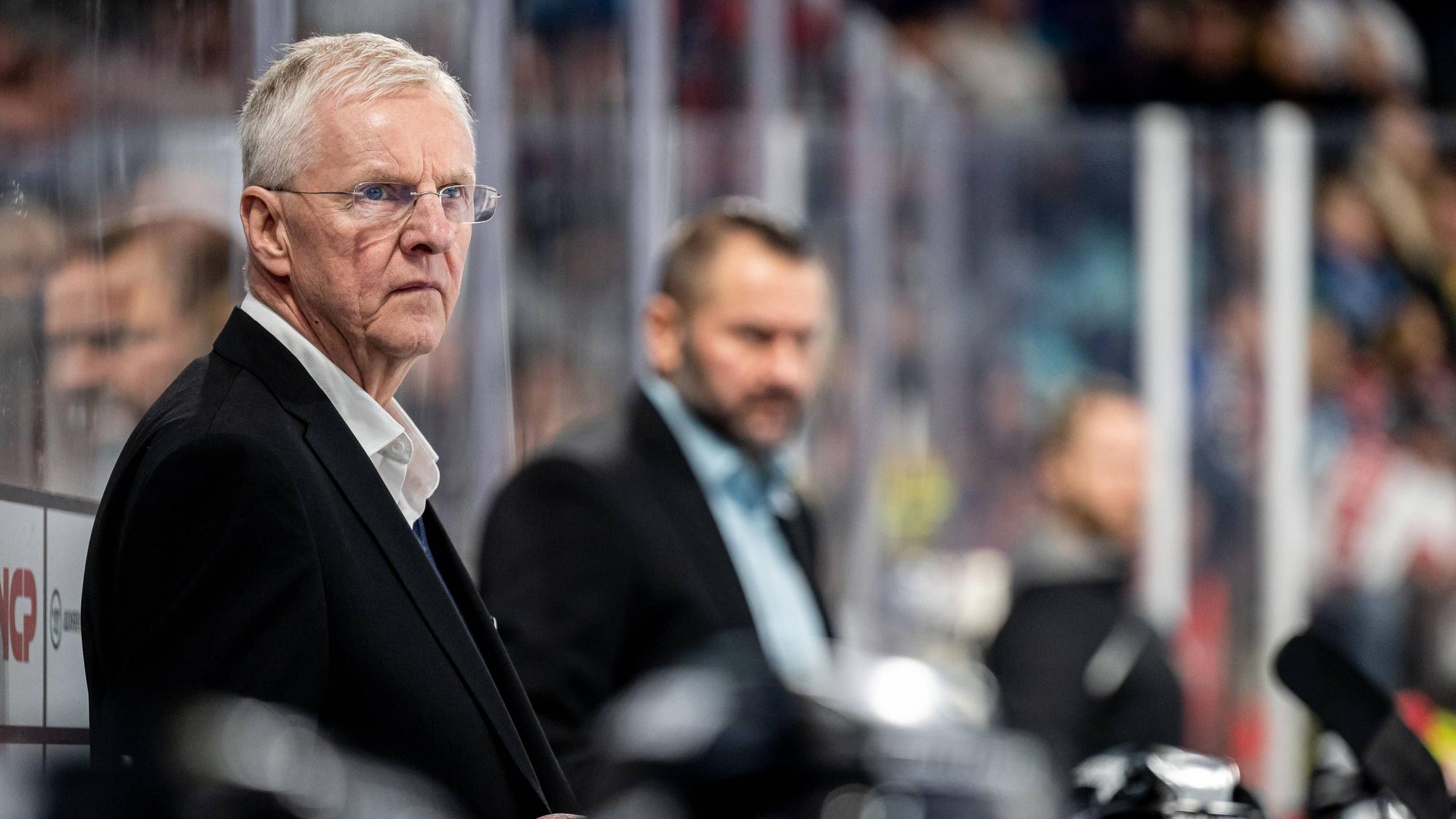 Nicht auf einer Linie mit den Schiedsrichtern: Haie-Coach Kari Jalonen.