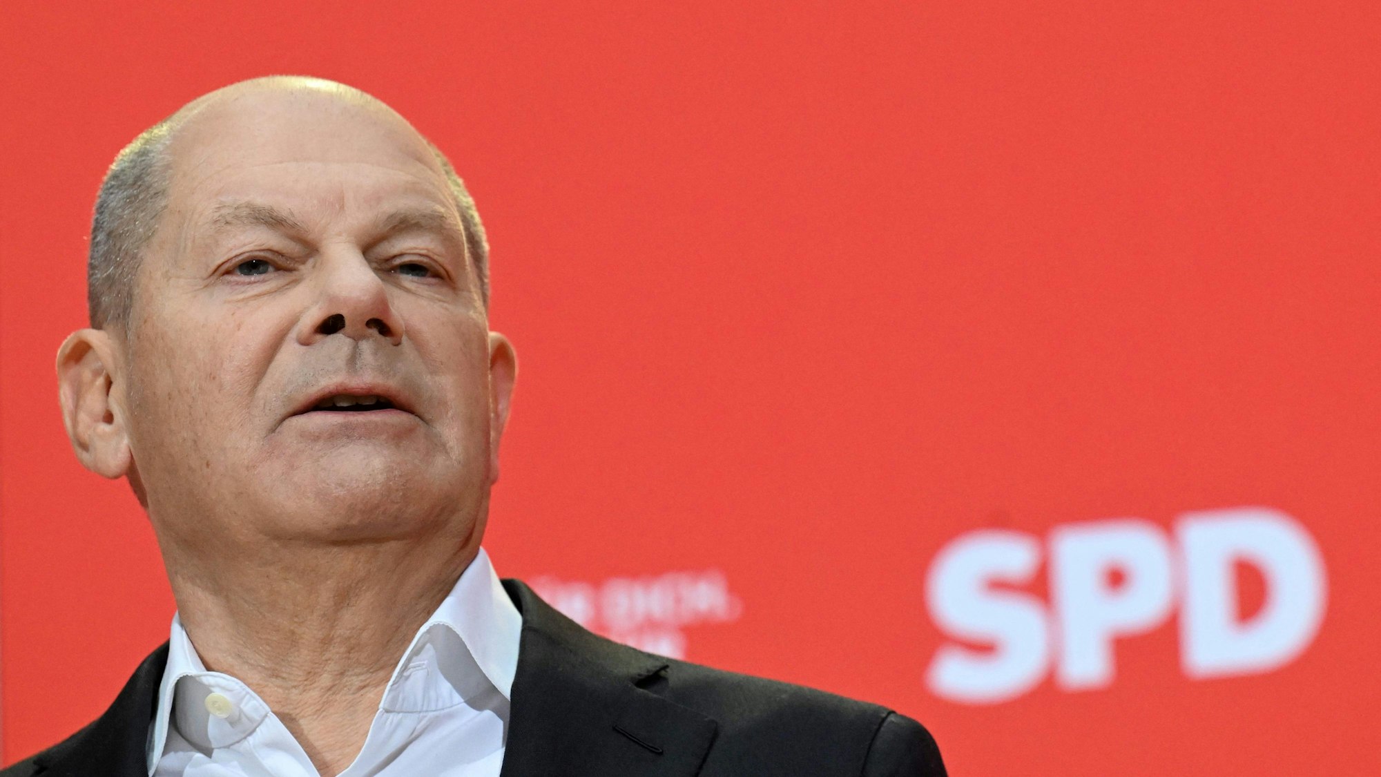 Bundeskanzler Olaf Scholz kritisierte die Spekulationen von CDU-Politiker Roderich Kiesewetter am Sonntag mit scharfen Worten.