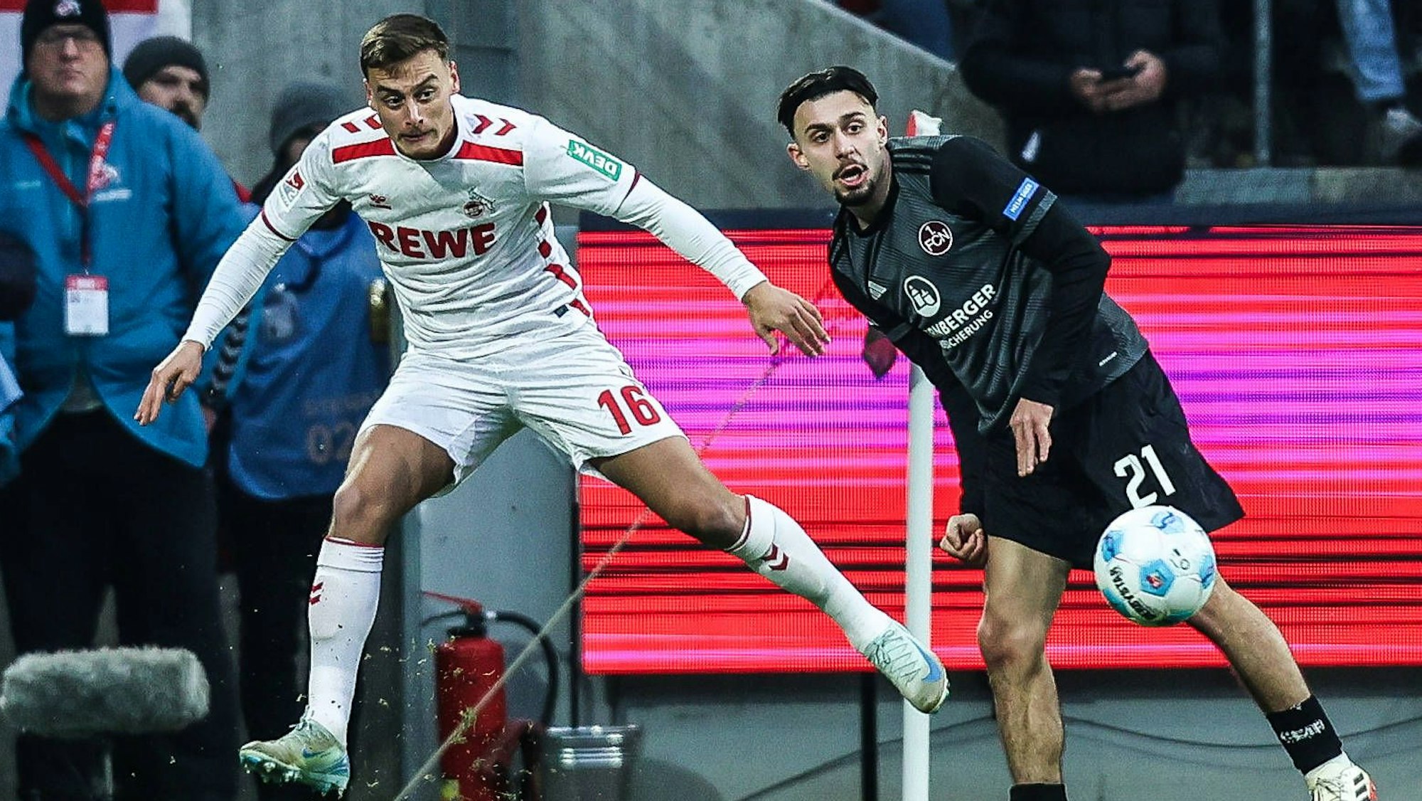 Seinen bislang längsten Einsatz in dieser Saison hatte Marvin Obuz (links) beim 3:1-Sieg im Heimspiel gegen den 1. FC Nürnberg mit Berkay Yilmaz.