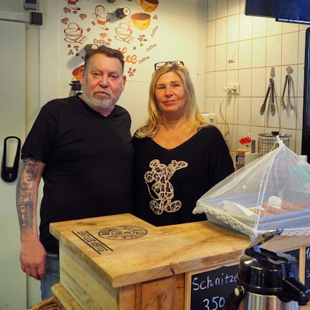 Nick und Marita Montarulo wollen ihren Kiosk am Höninger Weg in Zollstock verkaufen.
