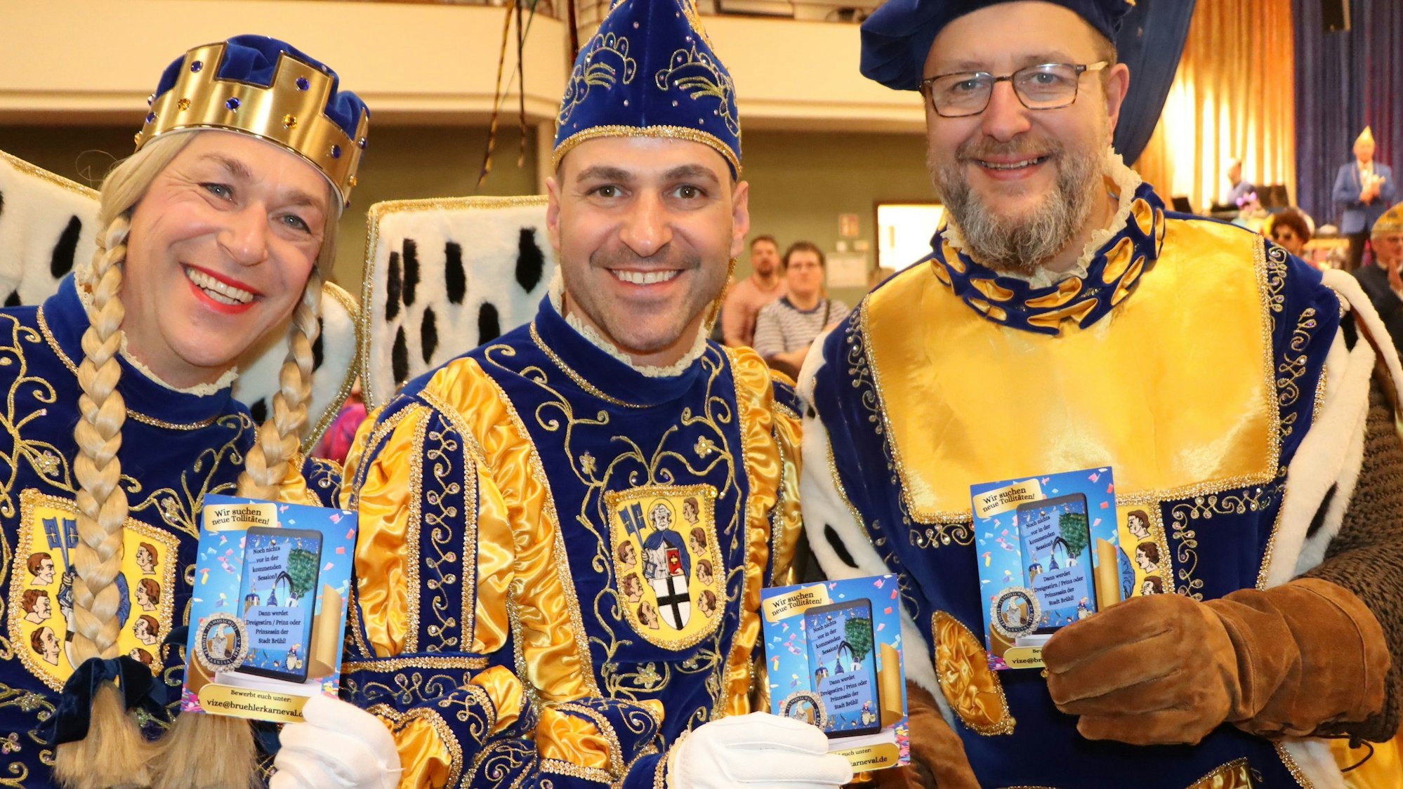 Zu sehen ist das derzeitige Brühler Dreigestirn.