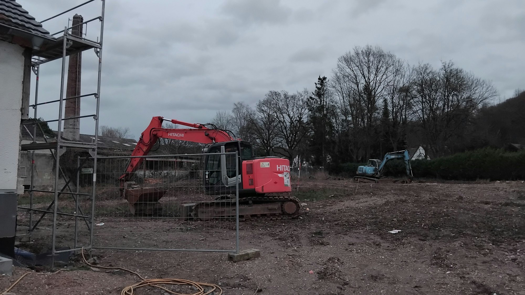 Baustelle: Hinter dem Weißen Haus will ein Investor ein Gebäude mit 15 Eigentumswohnungen errichten.
Lohmar Donrath Wohnungsbau