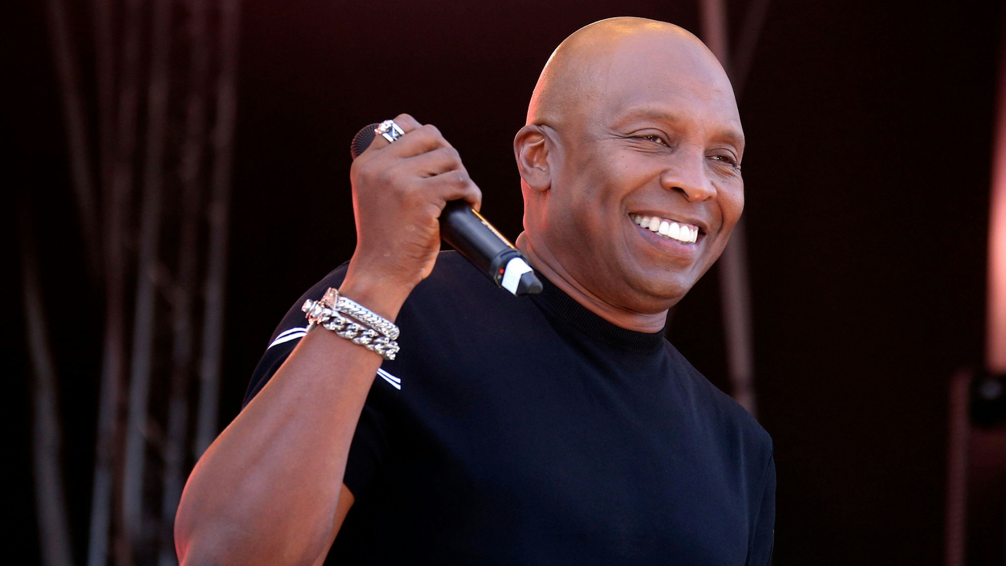 Haddaway bei einem Auftritt in Hamburg im Sommer 2022.