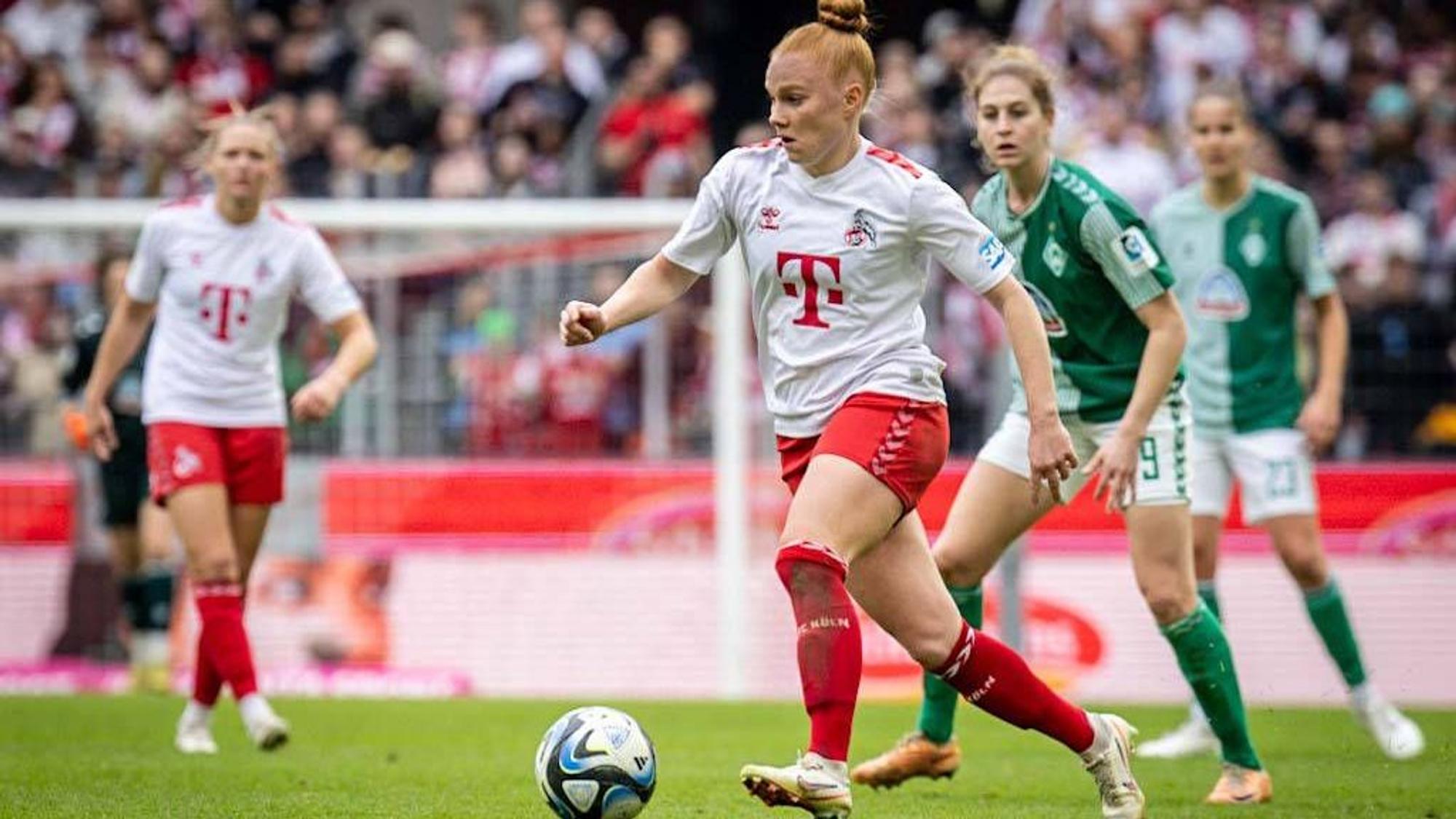 GOOGLE PIXEL Frauen Bundesliga: 1. FC Köln - SV Werder Bremen 10.03.2024 Laura Vogt 1. FC Köln, 8 GOOGLE PIXEL Frauen Bundesliga: 1. FC Köln - SV Werder Bremen 10.03.2024, 15. Spieltag, am 10.03.2024 im RheinEnergie-Stadion in Köln. DFL REGULATIONS PROHIBIT ANY USE OF PHOTOGRAPHS AS IMAGE SEQUENCES AND/OR QUASI-VIDEO. *** GOOGLE PIXEL Frauen Bundesliga 1 FC Köln SV Werder Bremen 10 03 2024 Laura Vogt 1 FC Köln, 8 GOOGLE PIXEL Frauen Bundesliga 1 FC Köln SV Werder Bremen 10 03 2024, Matchday 15, on 10 03 2024 at RheinEnergie Stadion in Cologne DFL REGULATIONS PROHIBIT ANY USE OF PHOTOGRAPHS AS IMAGE SEQUENCES AND OR QUASI VIDEO Copyright: xBEAUTIFULxSPORTS/LeahxKohringx