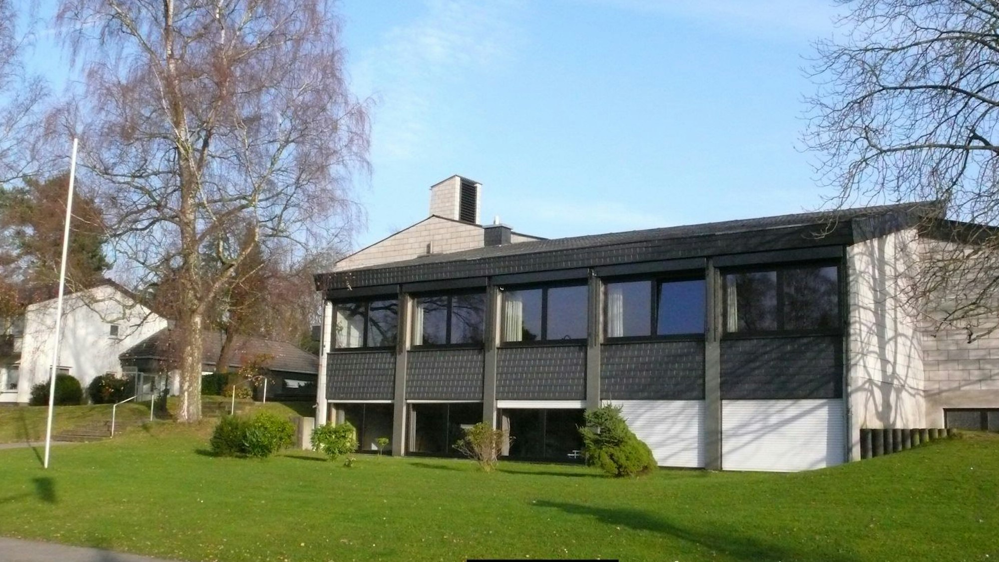 Das Evangelische Gemeindezentrum in Rösrath-Forsbach soll drei Jahre für den offenen Ganztag genutzt werden und danach einem Seniorenheim weichen.