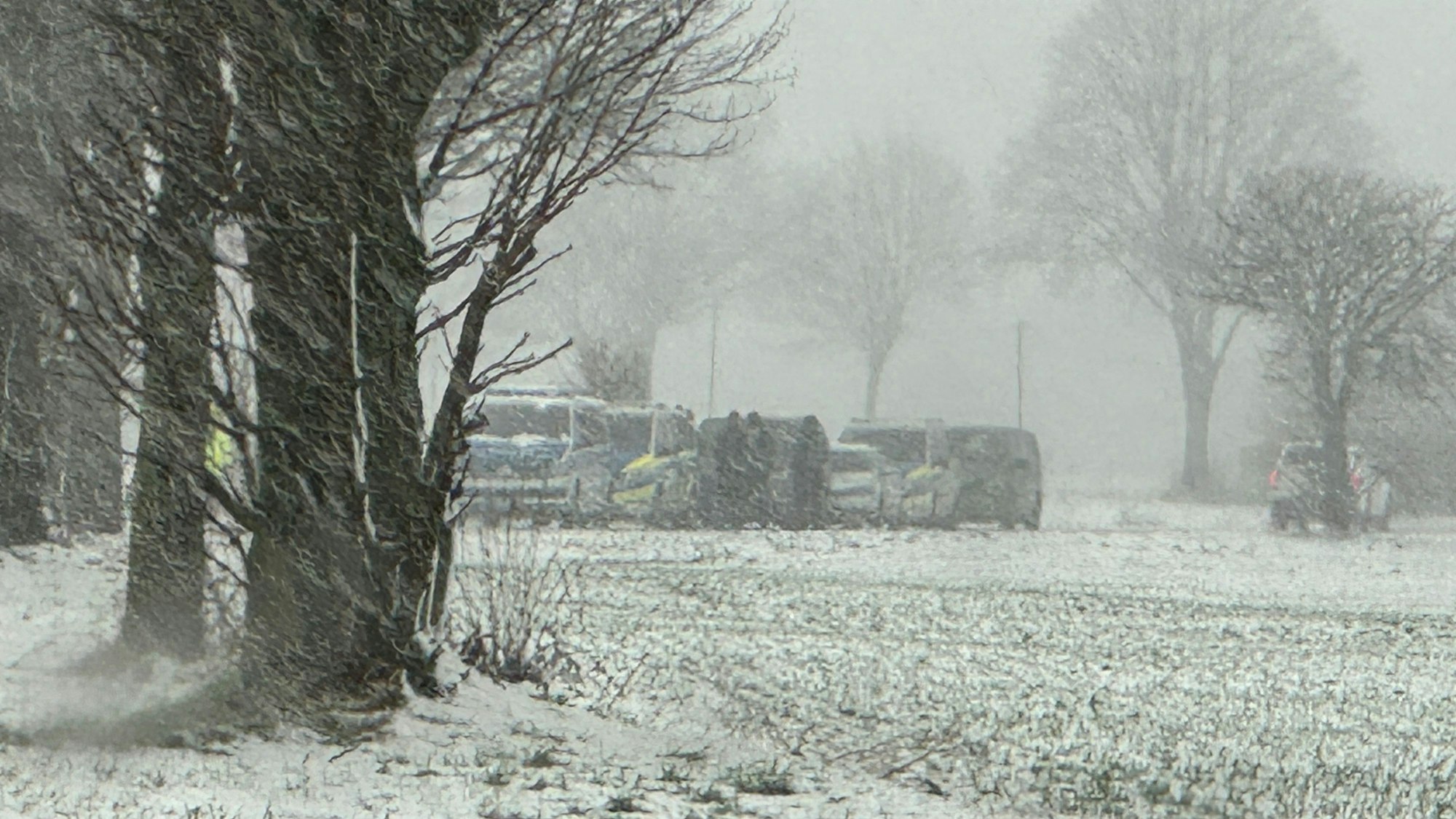 Das Foto zeigt eine Polizeistaffel beim Sündenwäldchen.