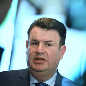 ARCHIV - 22.04.2024, Berlin: Hubertus Heil (SPD), Bundesminister für Arbeit und Soziales, gibt ein Statement. (zu dpa: «Heil gegen eingeschränkte Lohnfortzahlung im Krankheitsfall») Foto: Britta Pedersen/dpa +++ dpa-Bildfunk +++