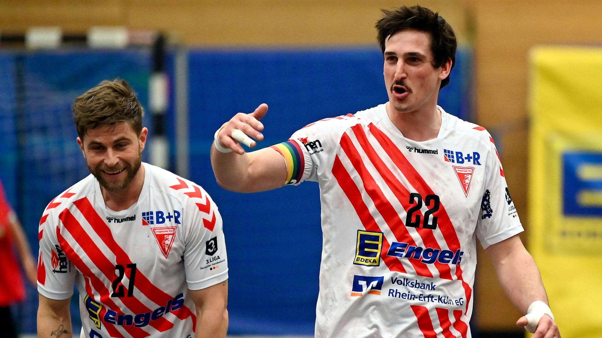 17.02.2024, Handball-Longericher SC - Saarlouis
links: Max Zimmermann (Longerich)
rechts: Christopher Wolf (Longerich)
Foto: Uli Herhaus