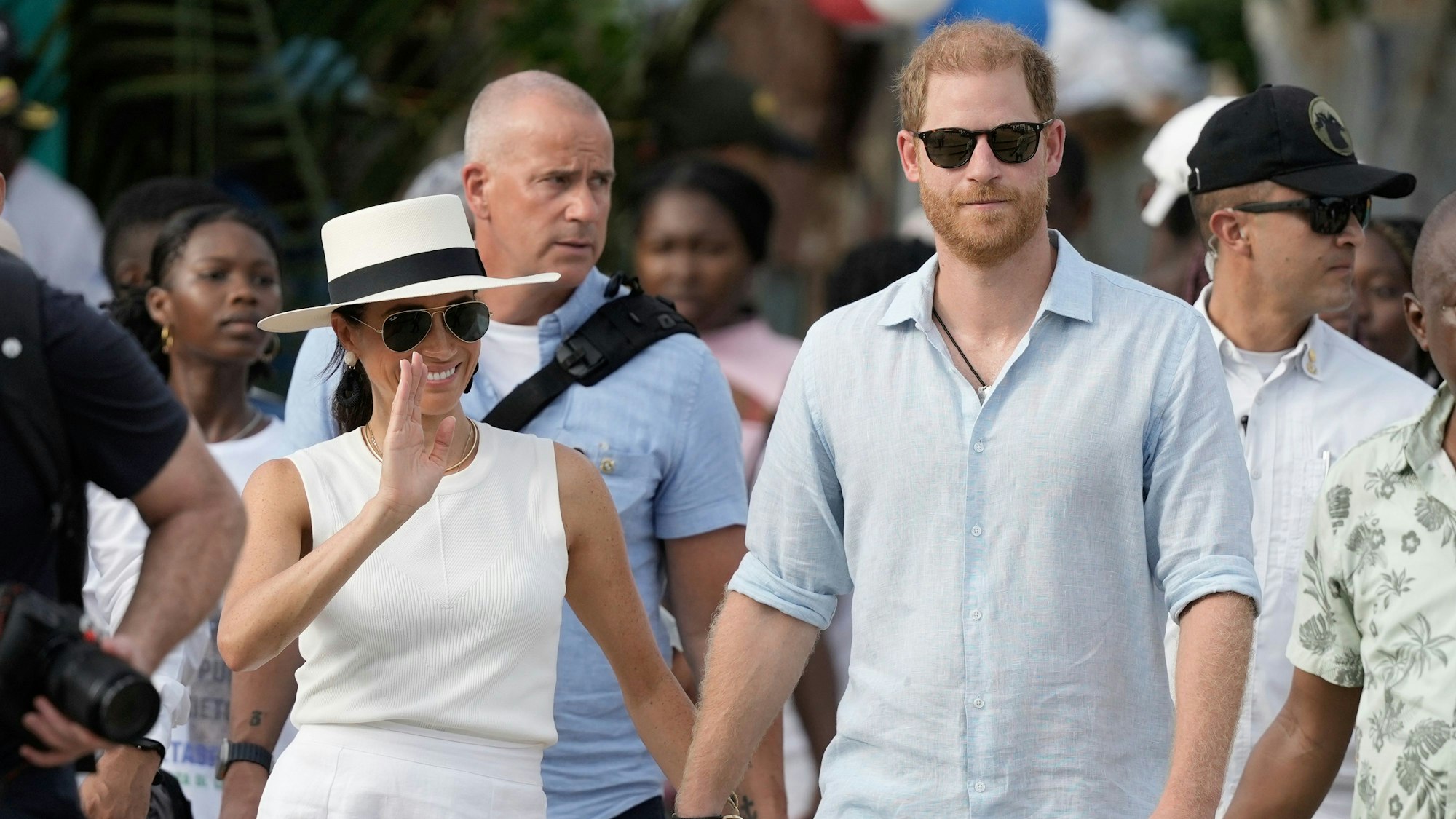 Meghan Markle und Prinz Harry bei einem Auftritt in Kolumbien.