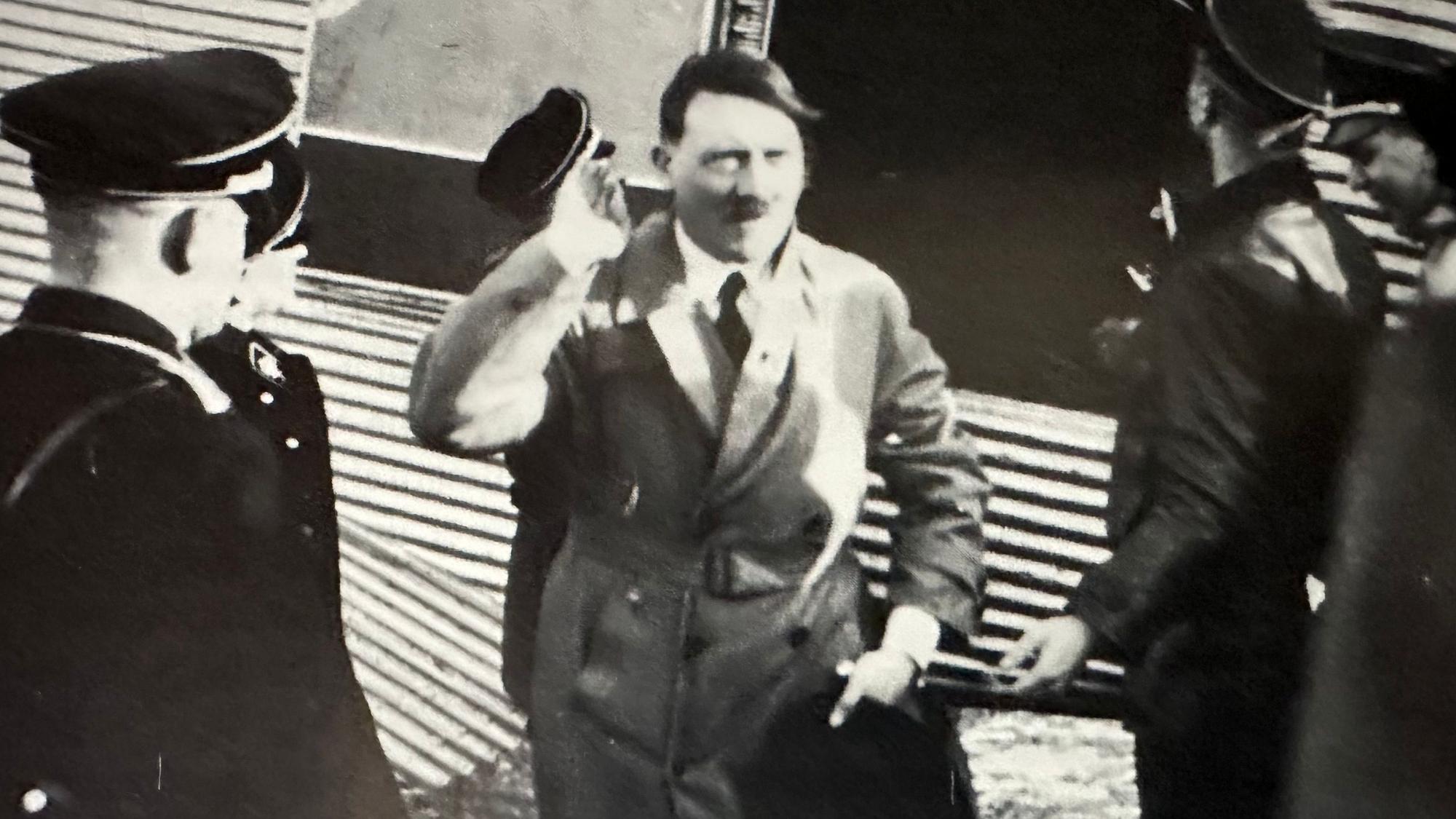 Der Flugplatz Hangelar im Zweiten Weltkrieg: Adolf Hitler landet auf dem damaligen Verkehrslandeplatz Hangelar am 19. Februar 1933