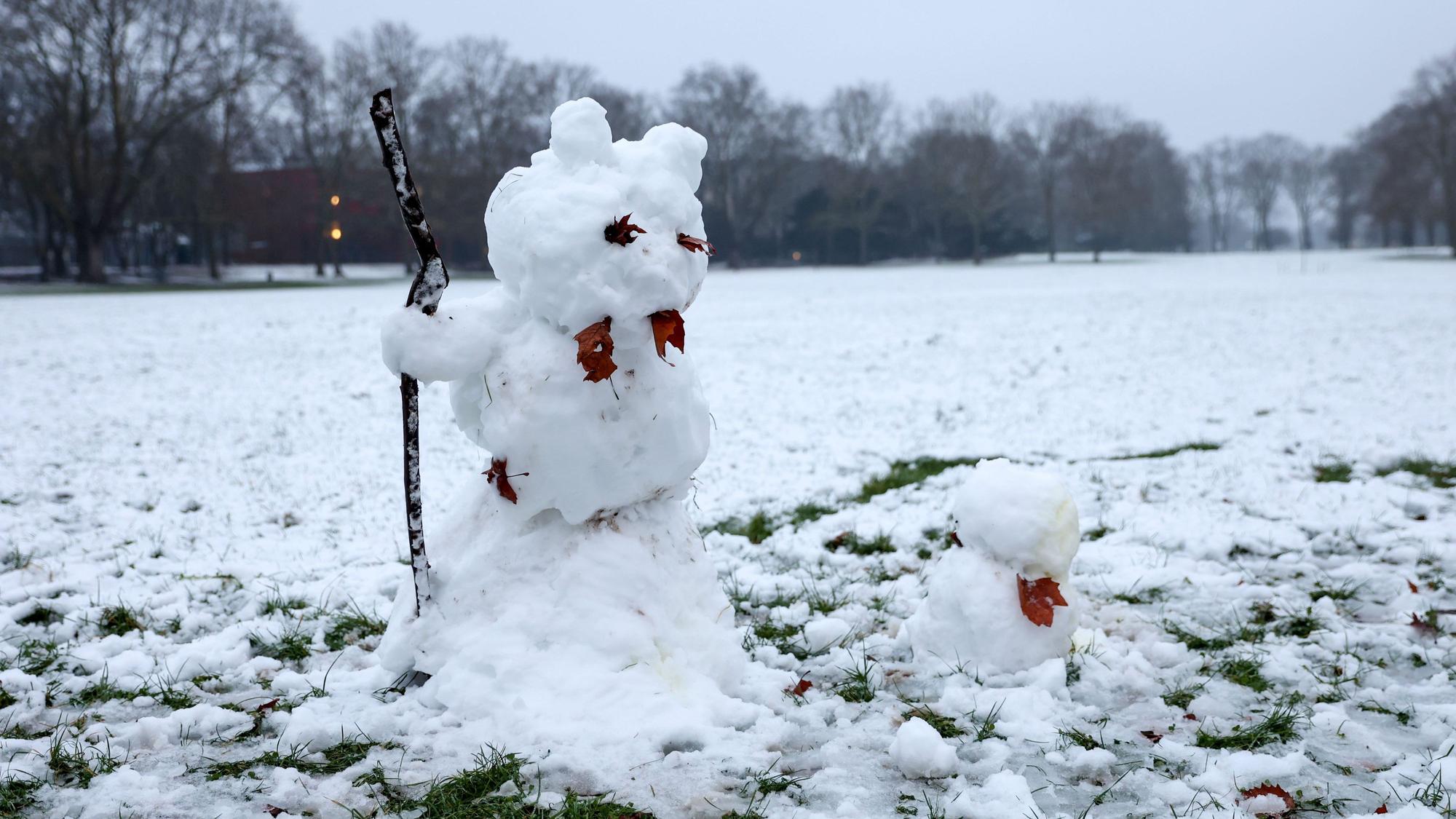 09.01.2025
Köln:
Schnee in Köln
Grüngürtel mit Schneemann
Foto: Martina Goyert