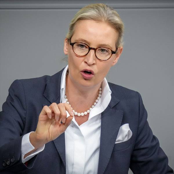 ARCHIV - 09.01.2025, ---: KOMBO - Tech-Milliardär Elon Musk (Archivfoto vom 27.10.2024) und Alice Weidel, AfD-Vorsitzende (Archivfoto vom 13.11.2024).