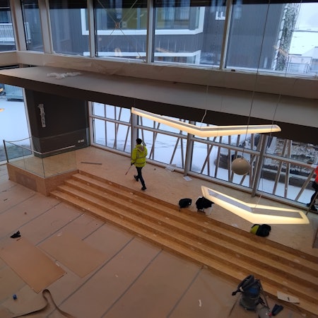 Blick auf eine Schulbaustelle