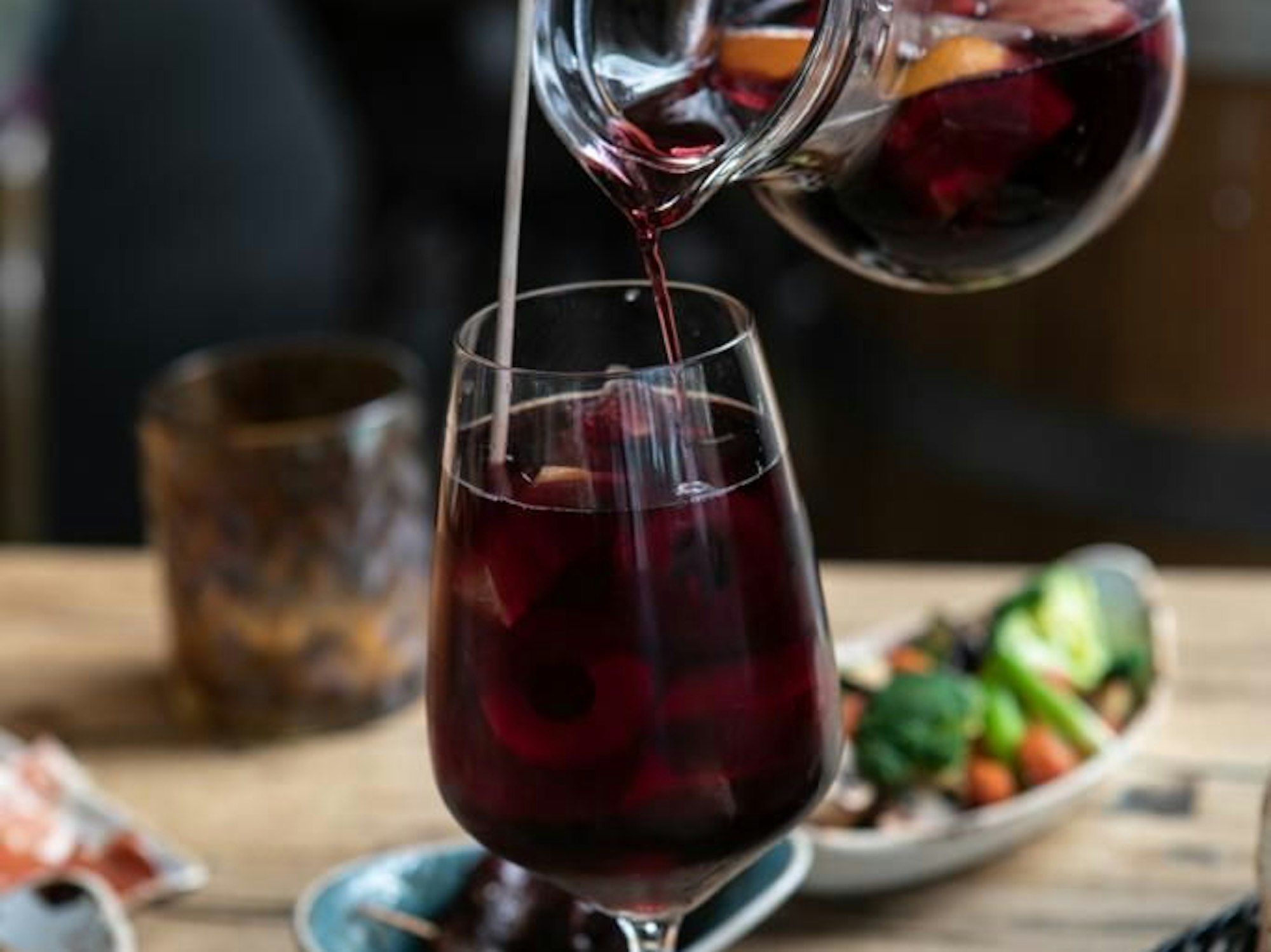 Zu Tapas im Sotavento schmeckt Sangria.