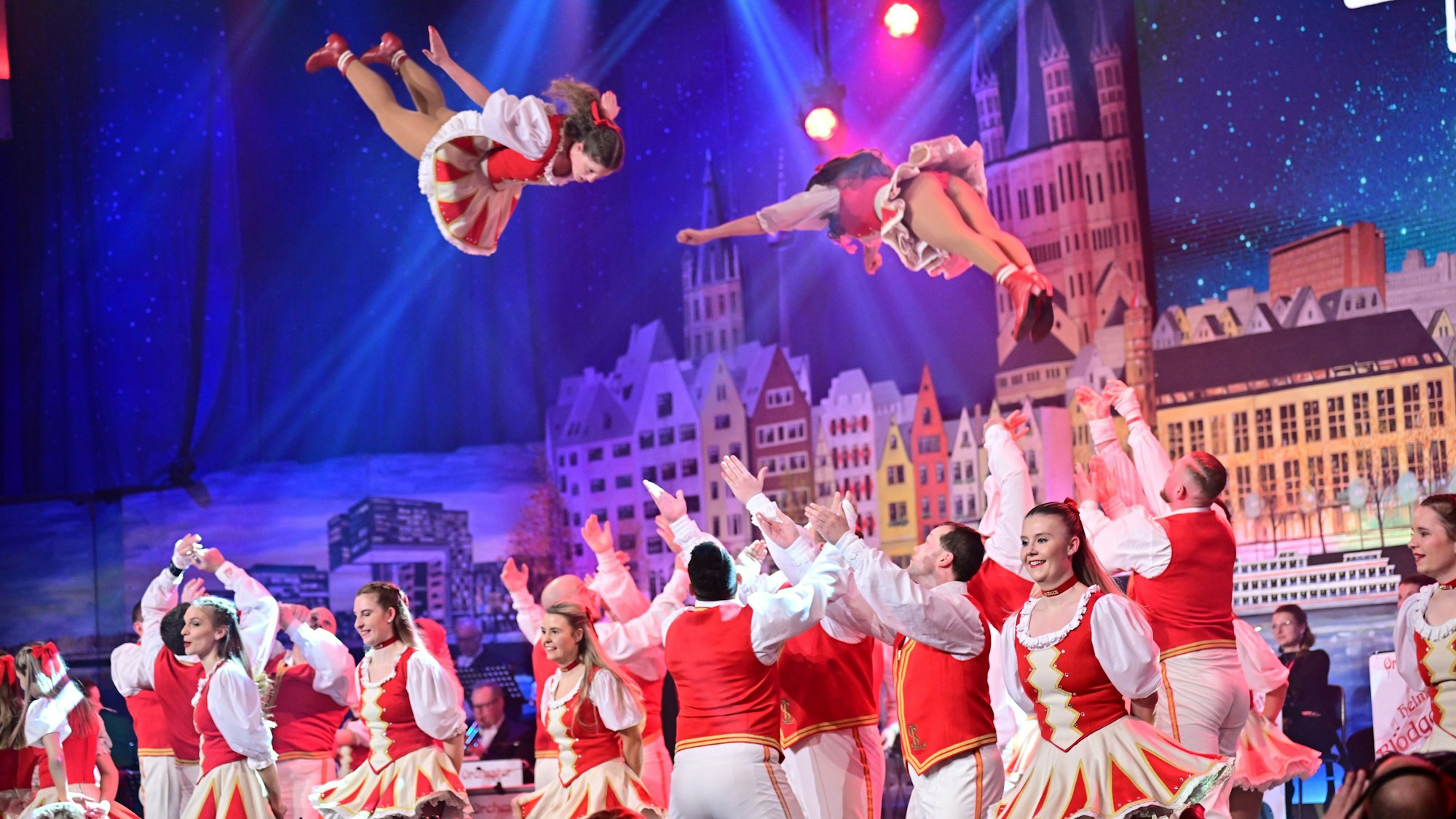 Hoch hinaus ging es für das Tanzcorps Colonia Rut Wiess.