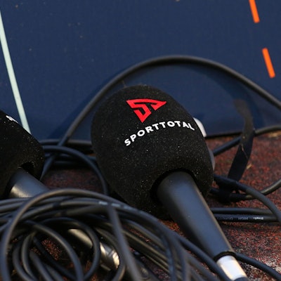 Symbolbild Sporttotal Mikrofone
| RWO - Alemannia Aachen | Ort: Oberhausen, Stadion Niederrhein | Datum: 22.07.2022 | Foto: Micha Korb / FUNKE Foto Services