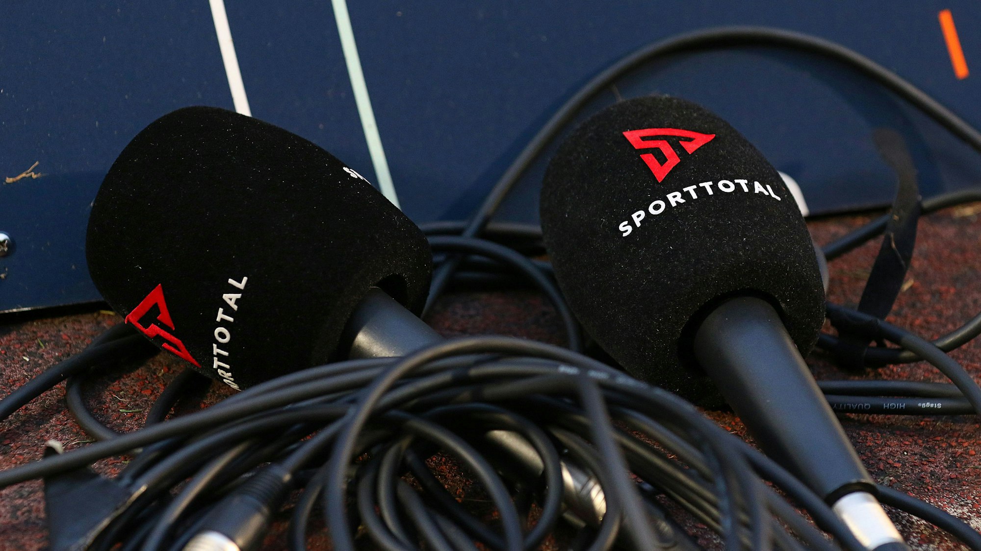 Symbolbild Sporttotal Mikrofone
| RWO - Alemannia Aachen | Ort: Oberhausen, Stadion Niederrhein | Datum: 22.07.2022 | Foto: Micha Korb / FUNKE Foto Services