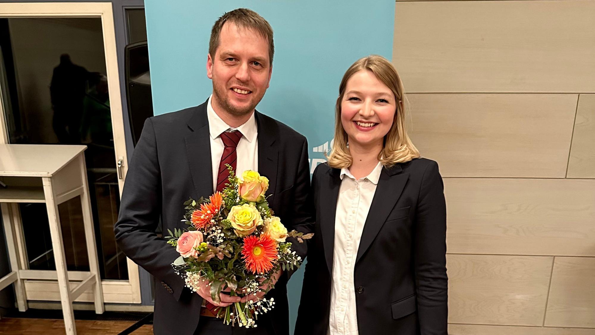 Auf dem Foto sind Mario Bredow und Lena Behnke zu sehen