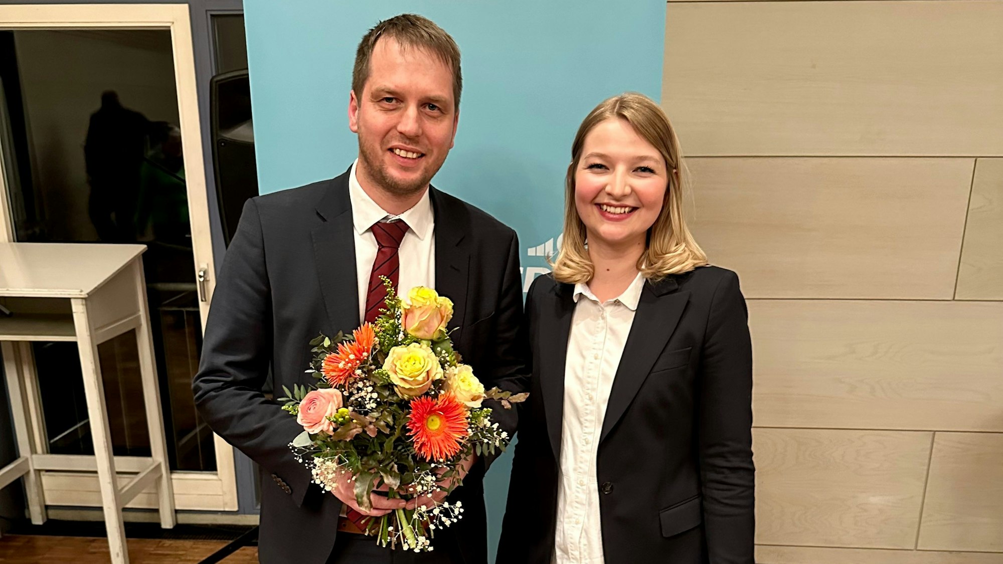 Auf dem Foto sind Mario Bredow und Lena Behnke zu sehen